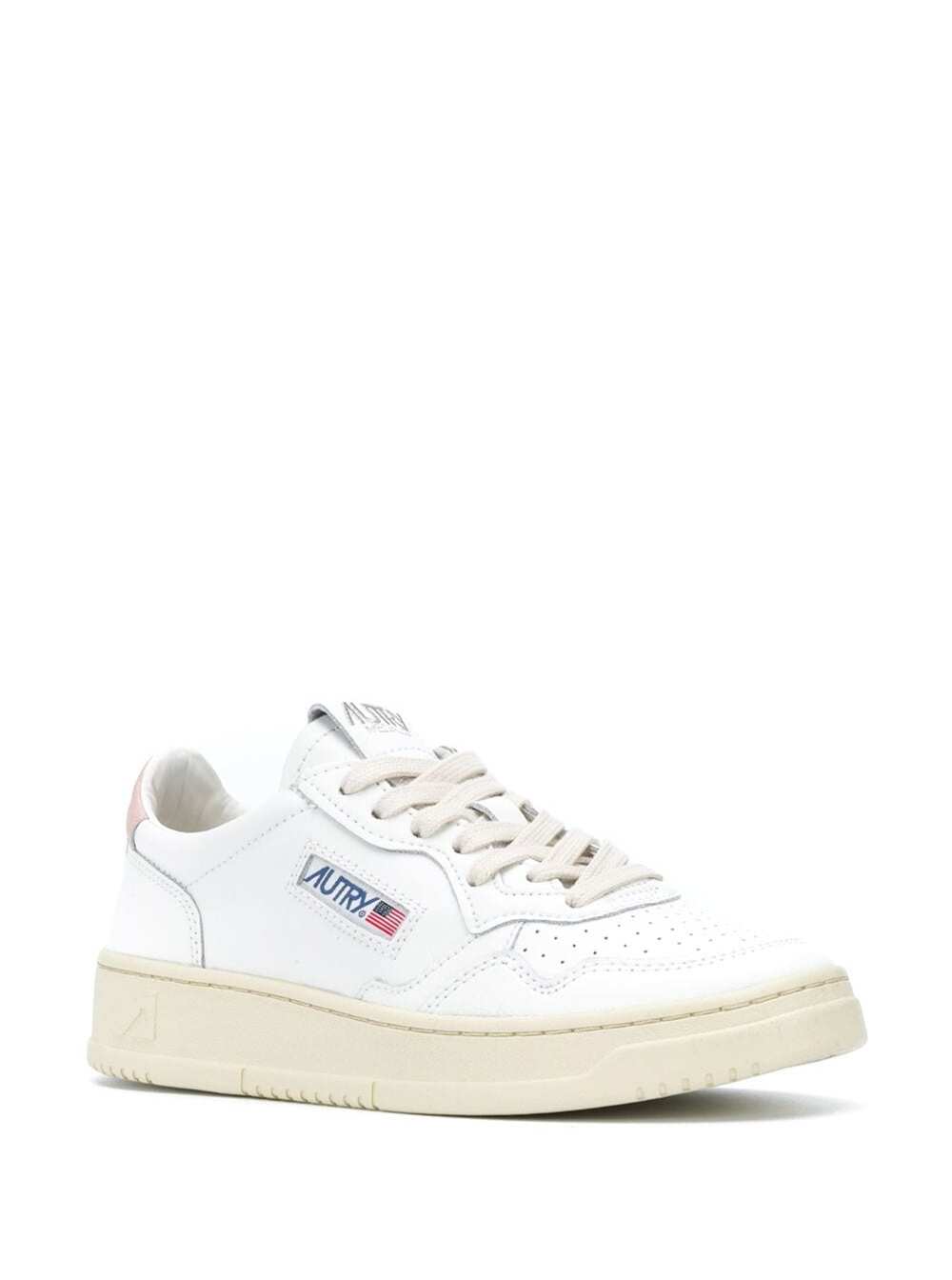 Shop Autry Medalist White Low Top Sneakers With Contrasting Heel Tab In Leather Woman
