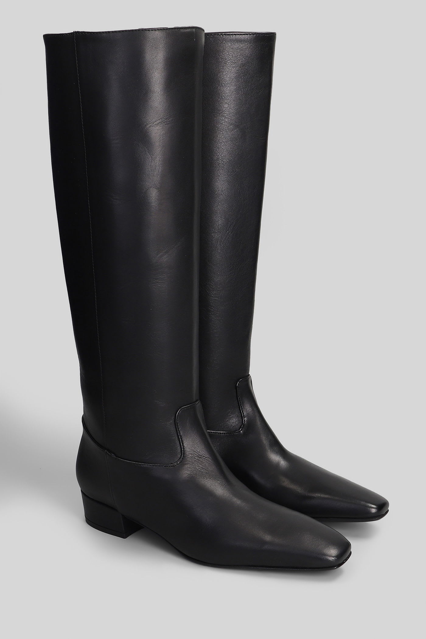 Fabio Rusconi Low Heels Boots In Black Leather In Black