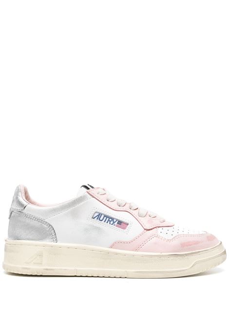 Shop Autry Sup Vint Low Sneakers In Bianco