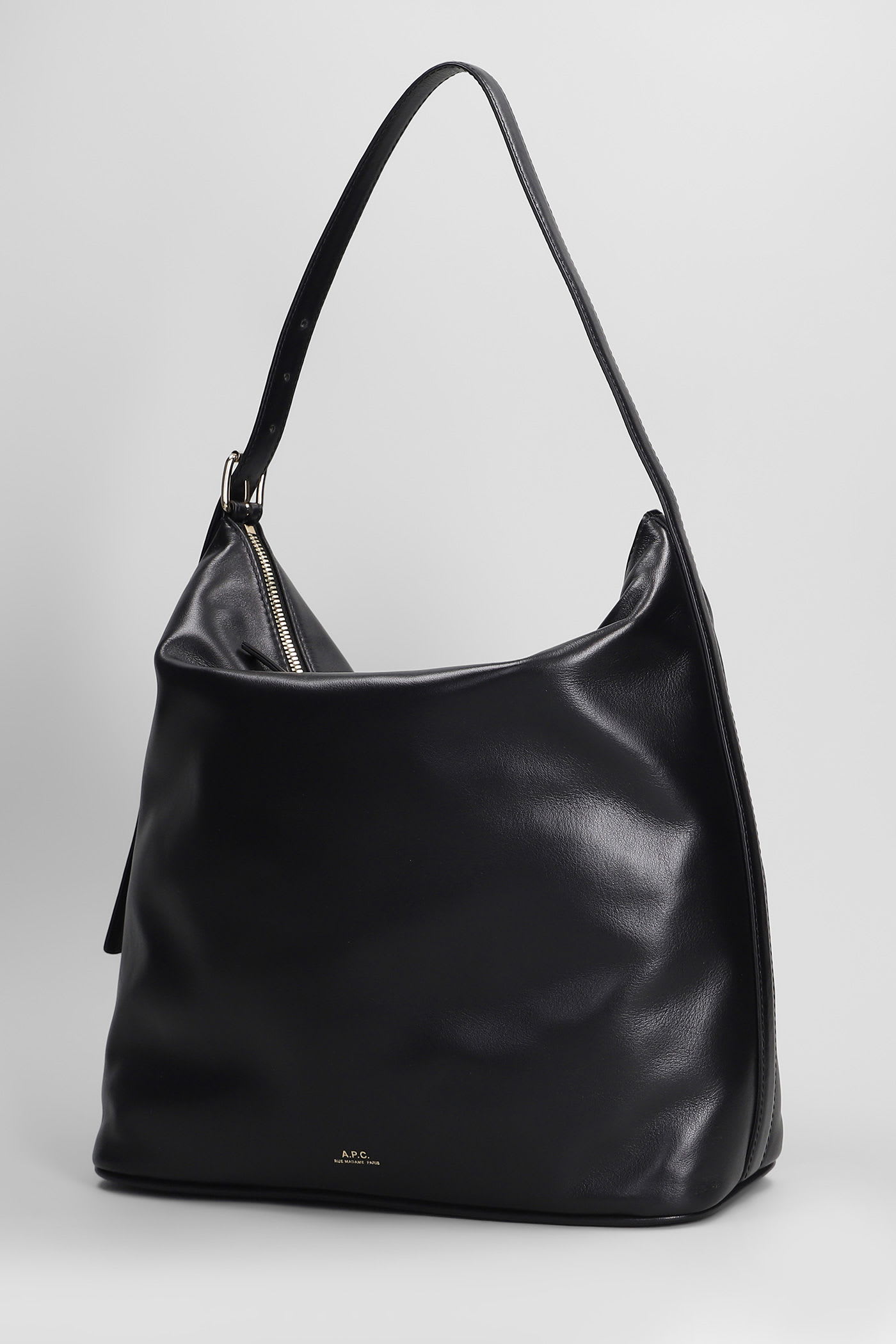 Apc A.p.c. Women Maxi Vera Shoulder Bag In Black
