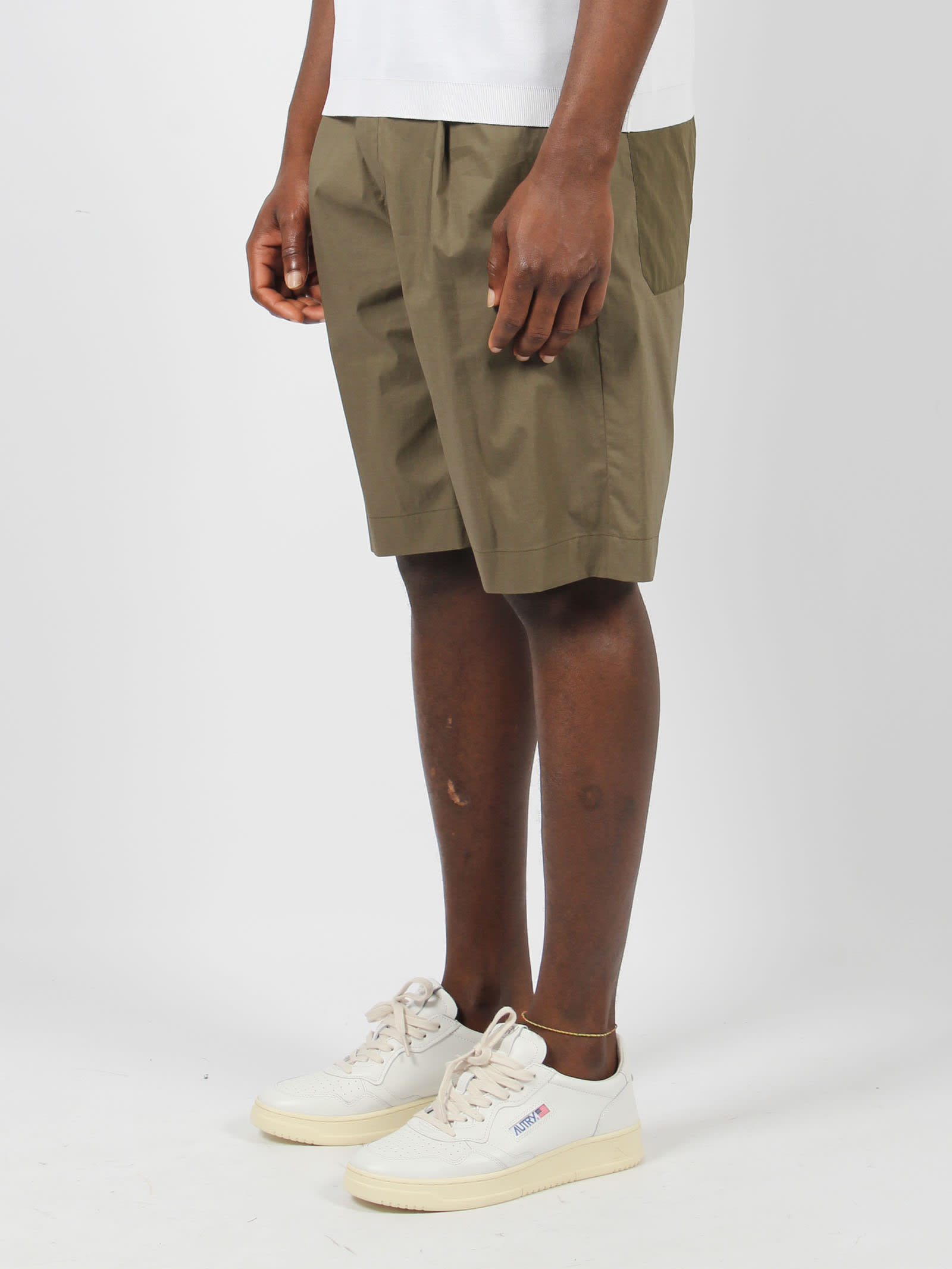 Shop Herno Light Cotton Stretch And Ultralight Crease Shorts In Green