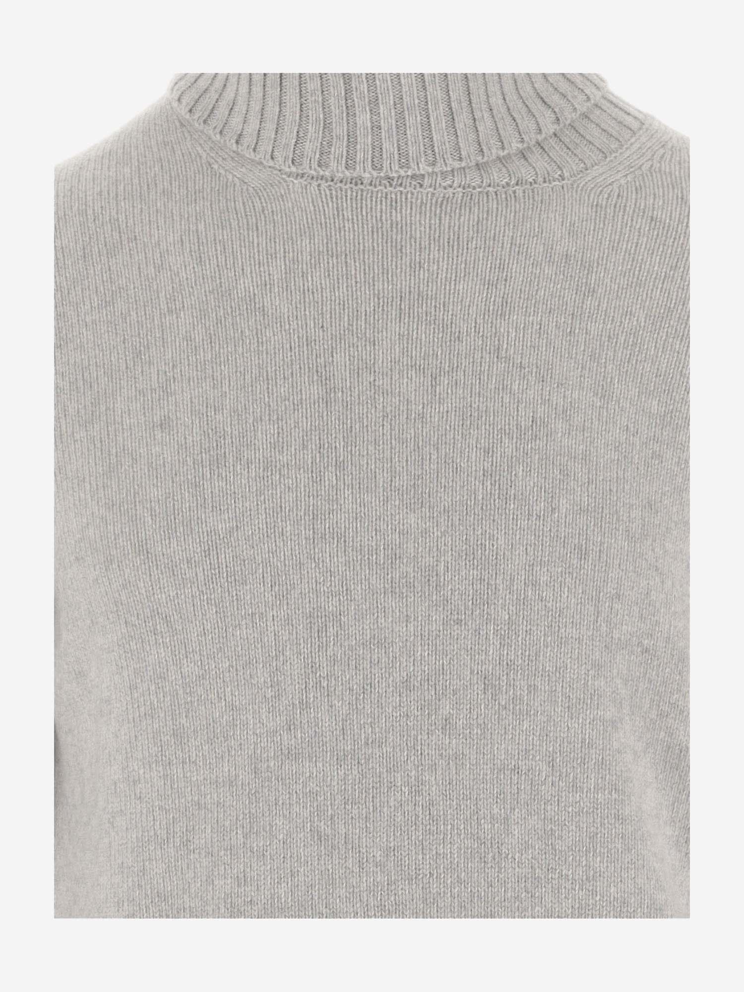 Shop Oliver Lattughi Cashmere Pullover In Grey