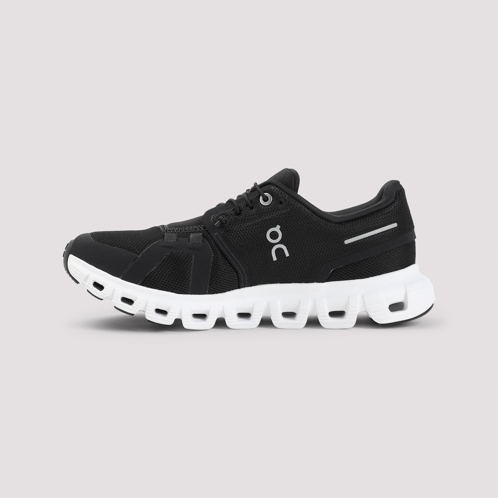 On Cloud 6 Sneakers Black White In Black