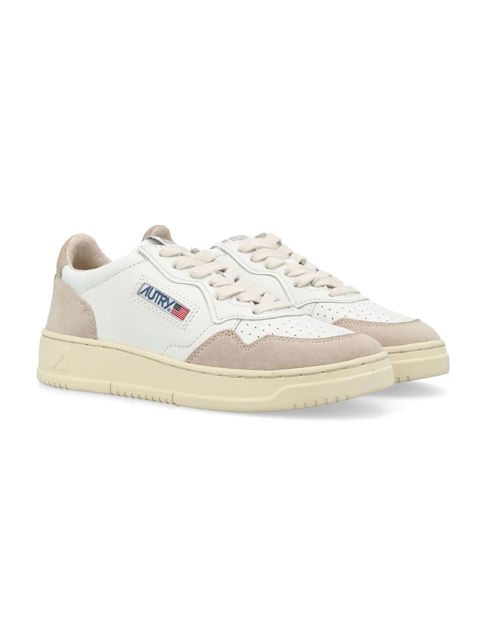 Shop Autry Medalist Low In White Pepper