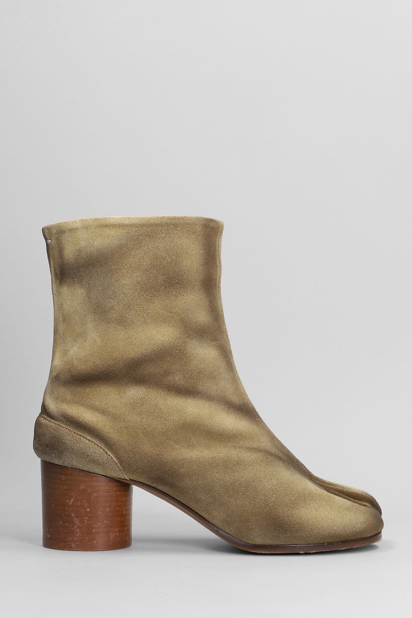 Maison Margiela Tabi Ankle Boots In Camel Suede
