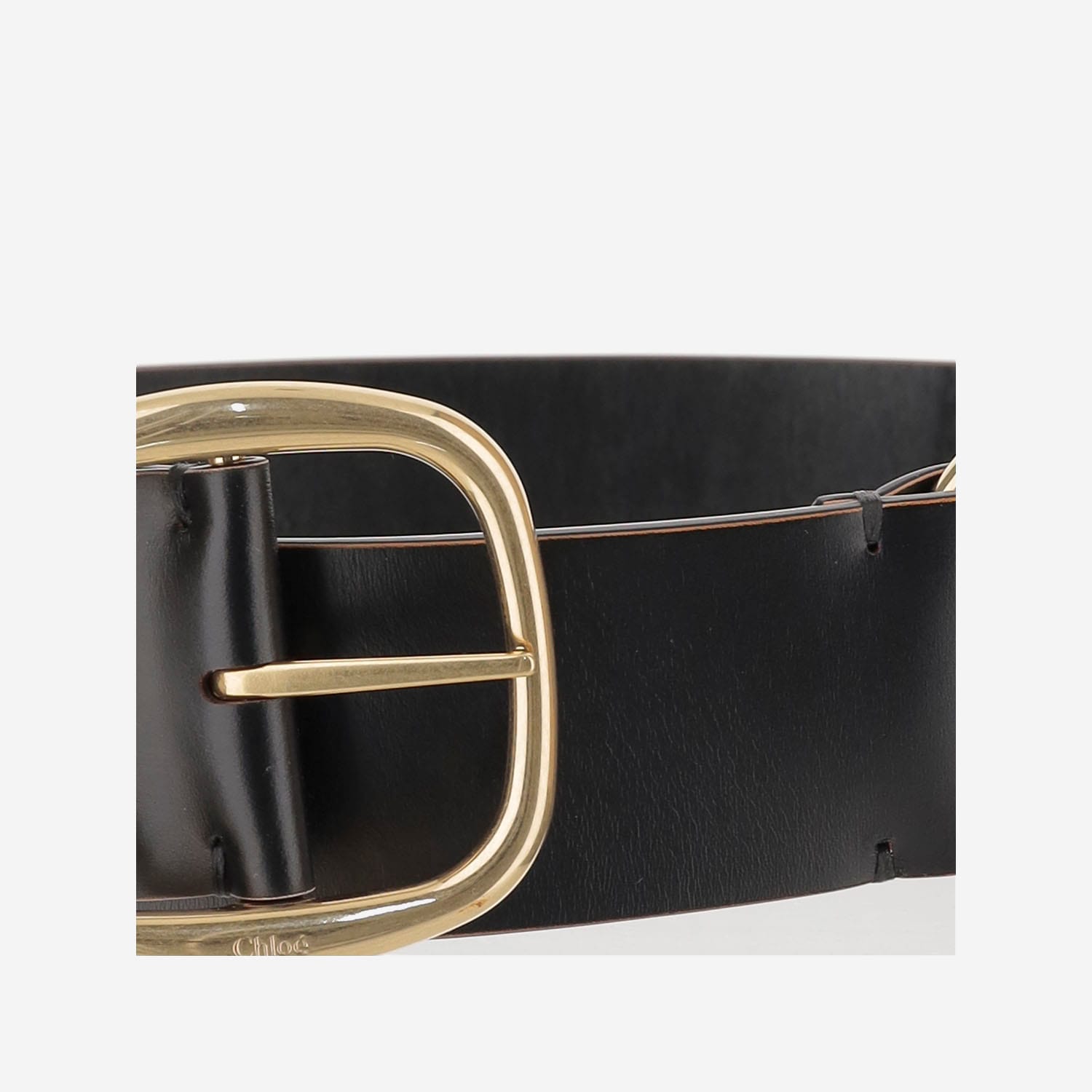 Chloé Anita Asymmetrical Buckle Leather Belt In Black