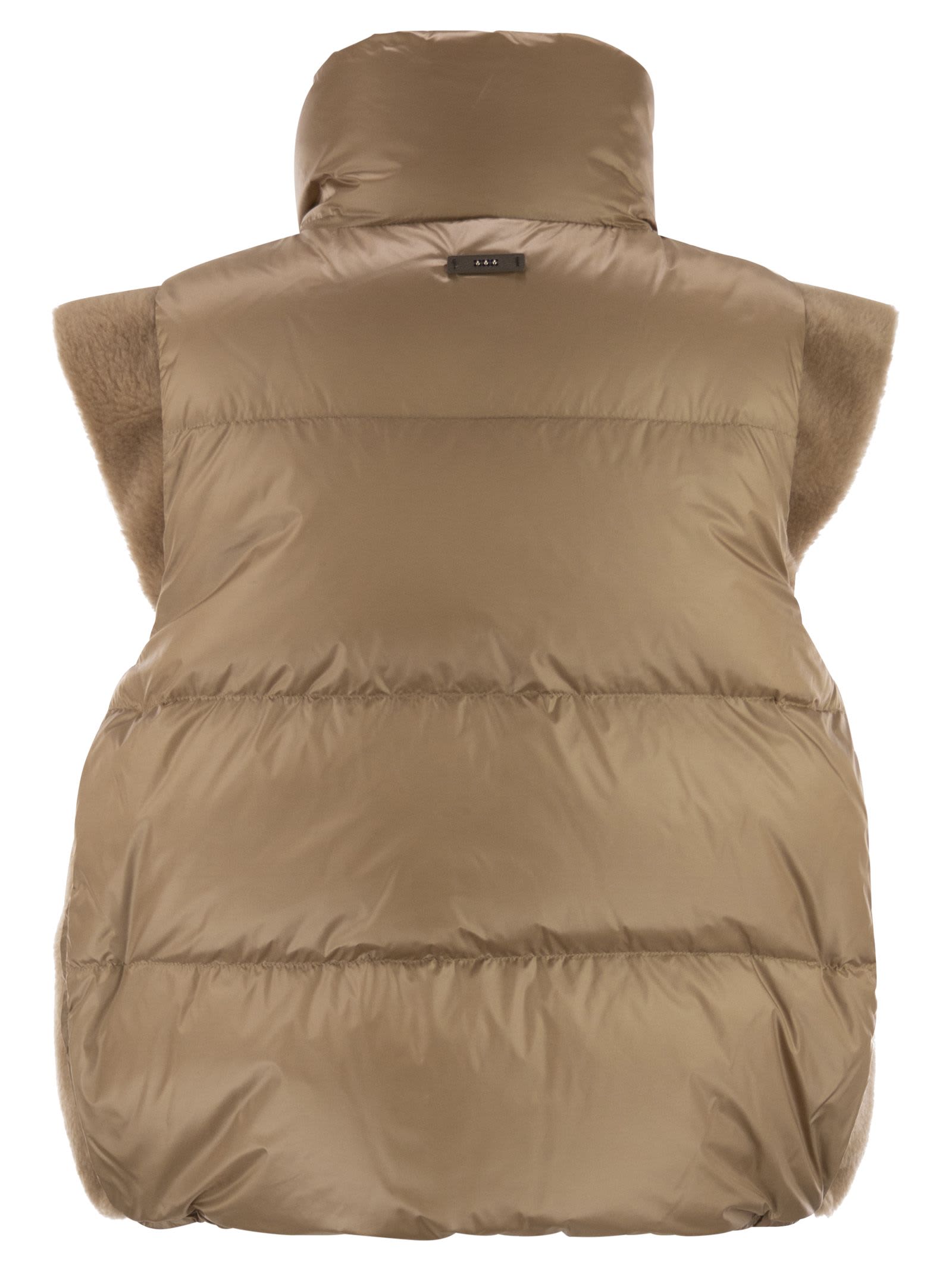 Peserico Down Vest With Winged Collar In Brown