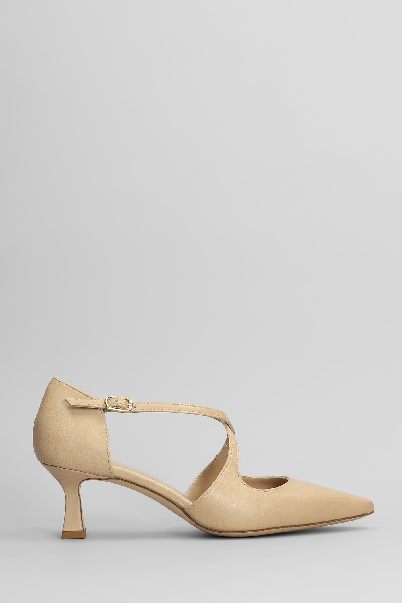 Pumps In Powder Leather