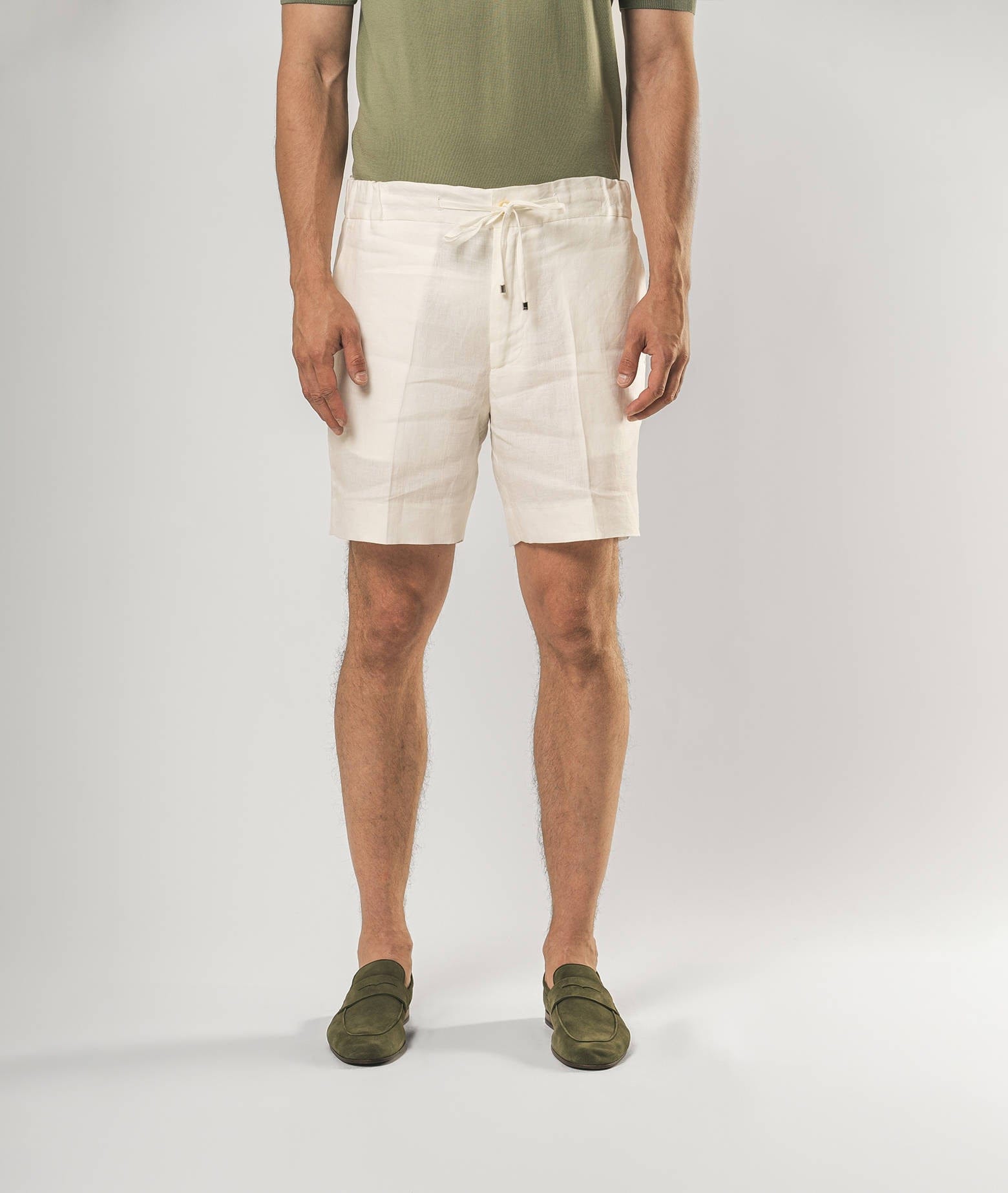 Larusmiani D20 Bermuda Shorts In White