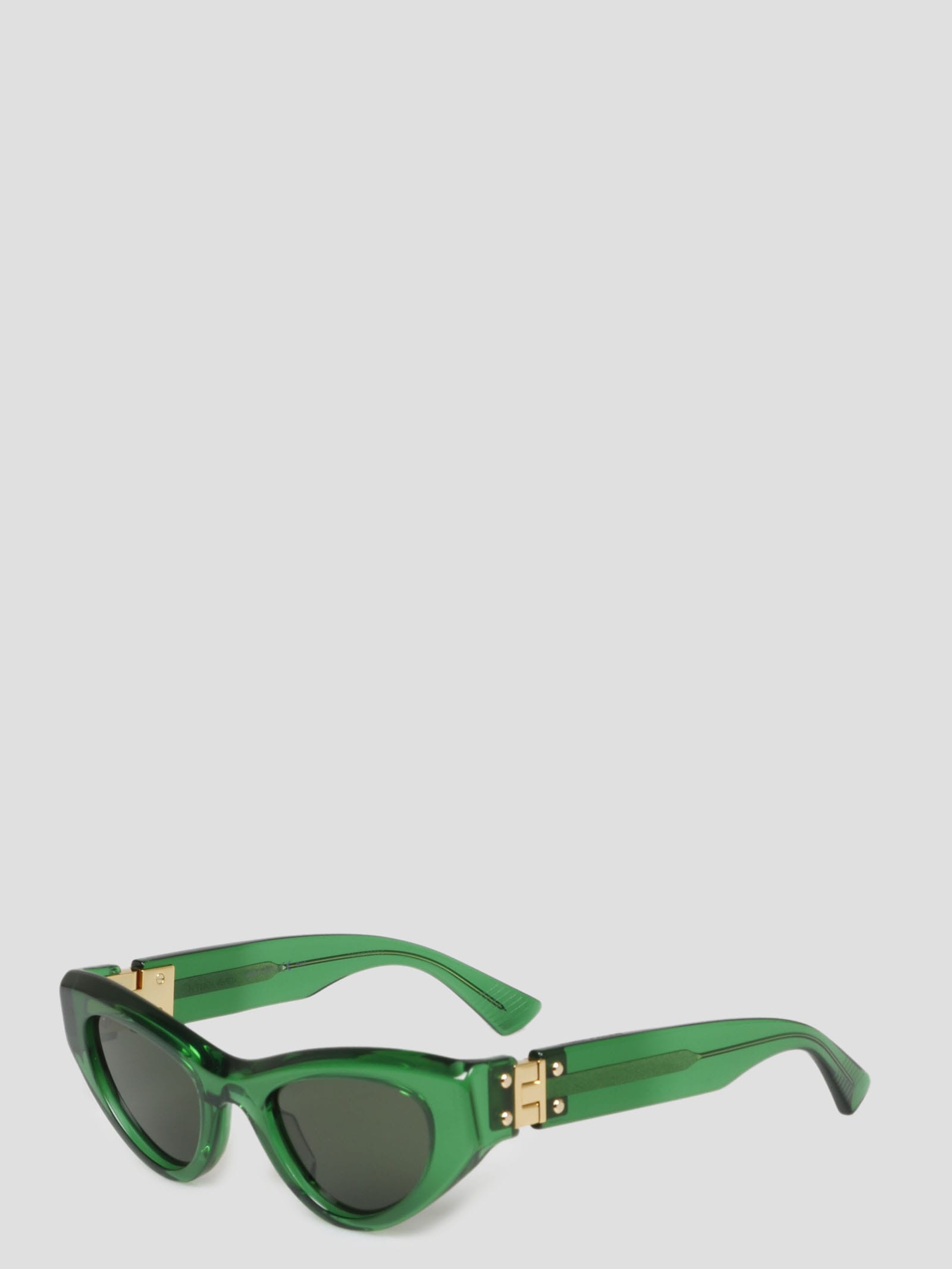 Shop Bottega Veneta Angle Sunglasses In Green