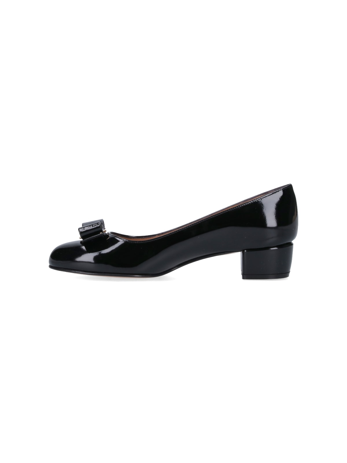 Ferragamo Vara Bow-embellished Patent-leather Pumps In Black