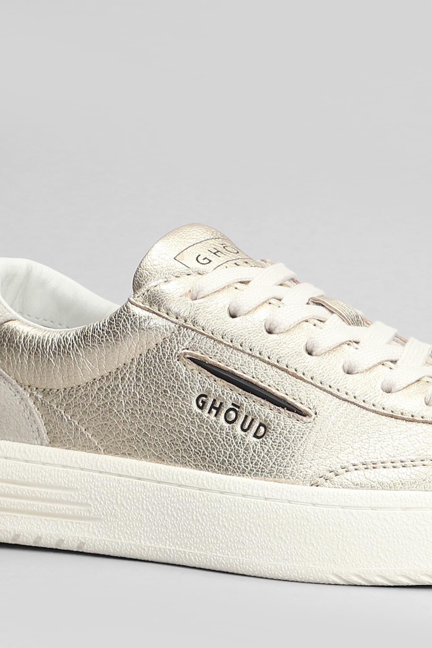 Shop Ghoud Lindo Low Sneakers In Gold Leather