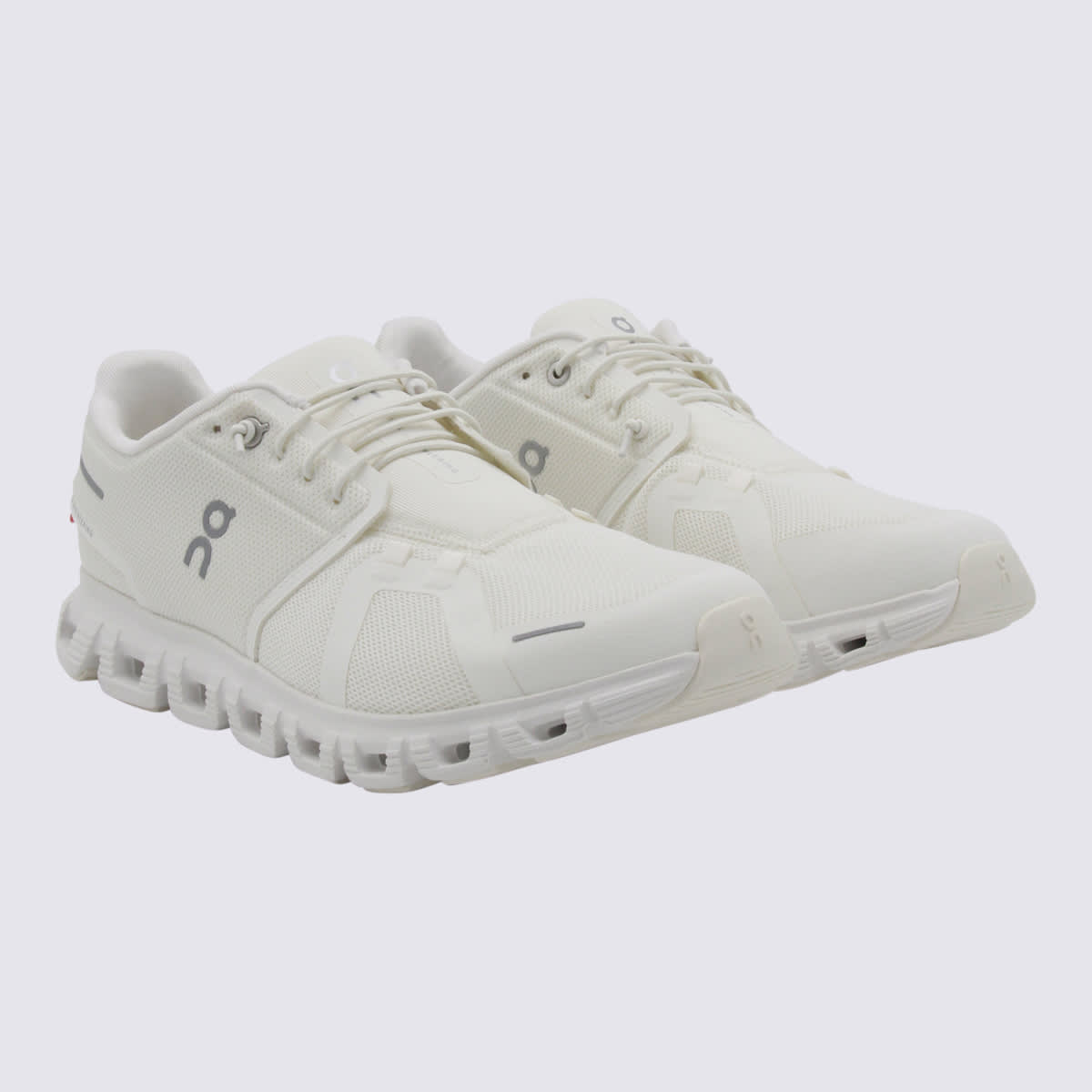 On Running Cloud 6 Sneaker In White