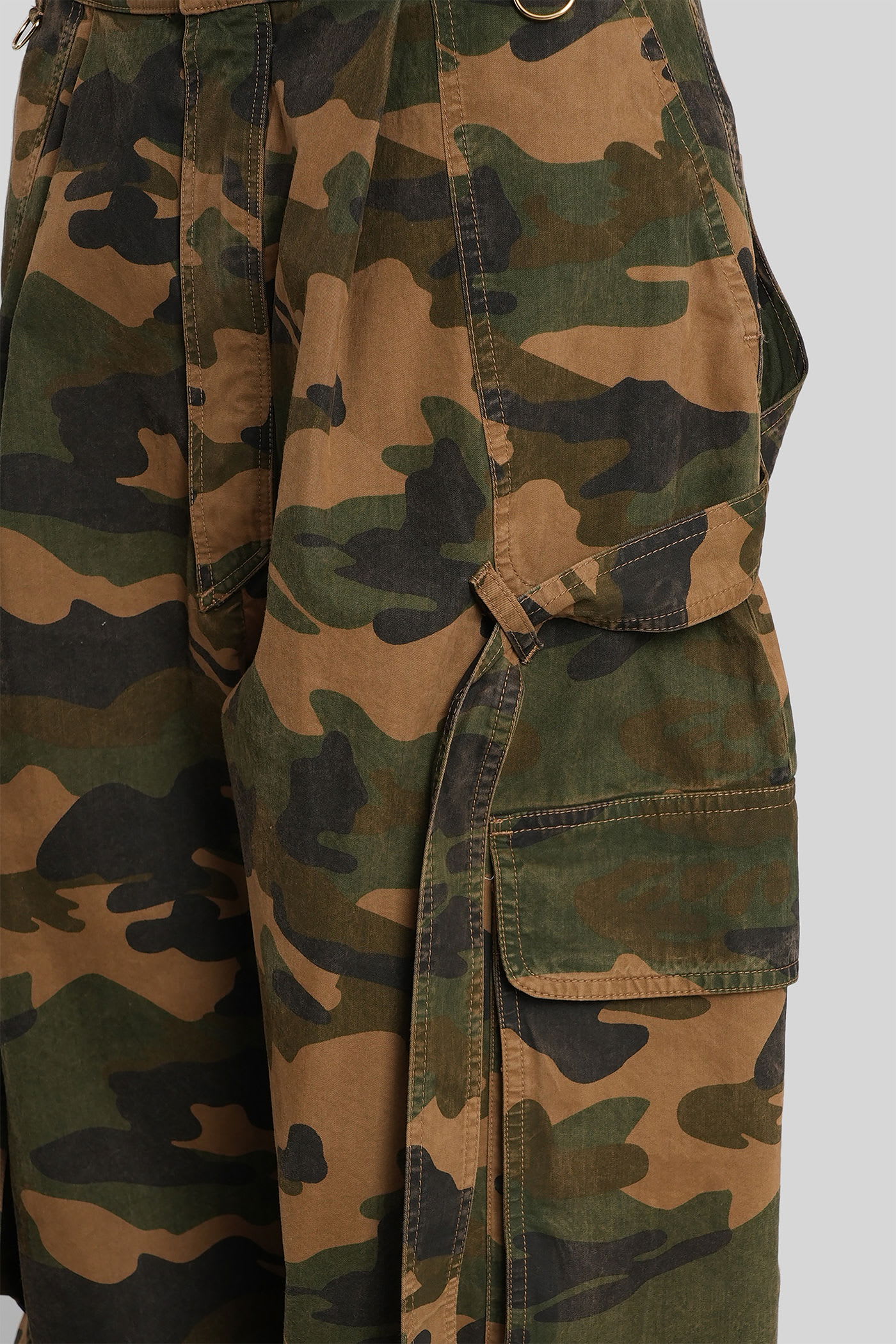 Darkpark Camouflage Cargo-pocket Trousers In Green