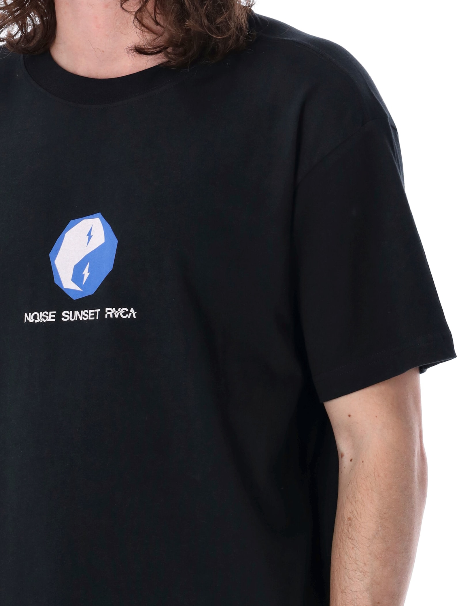 Shop Rvca Noiuse T-shirt In Black