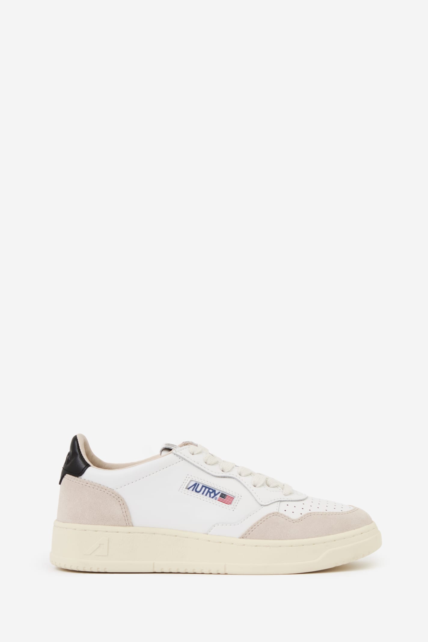 Shop Autry 01 Low Sneakers In Wht/blk