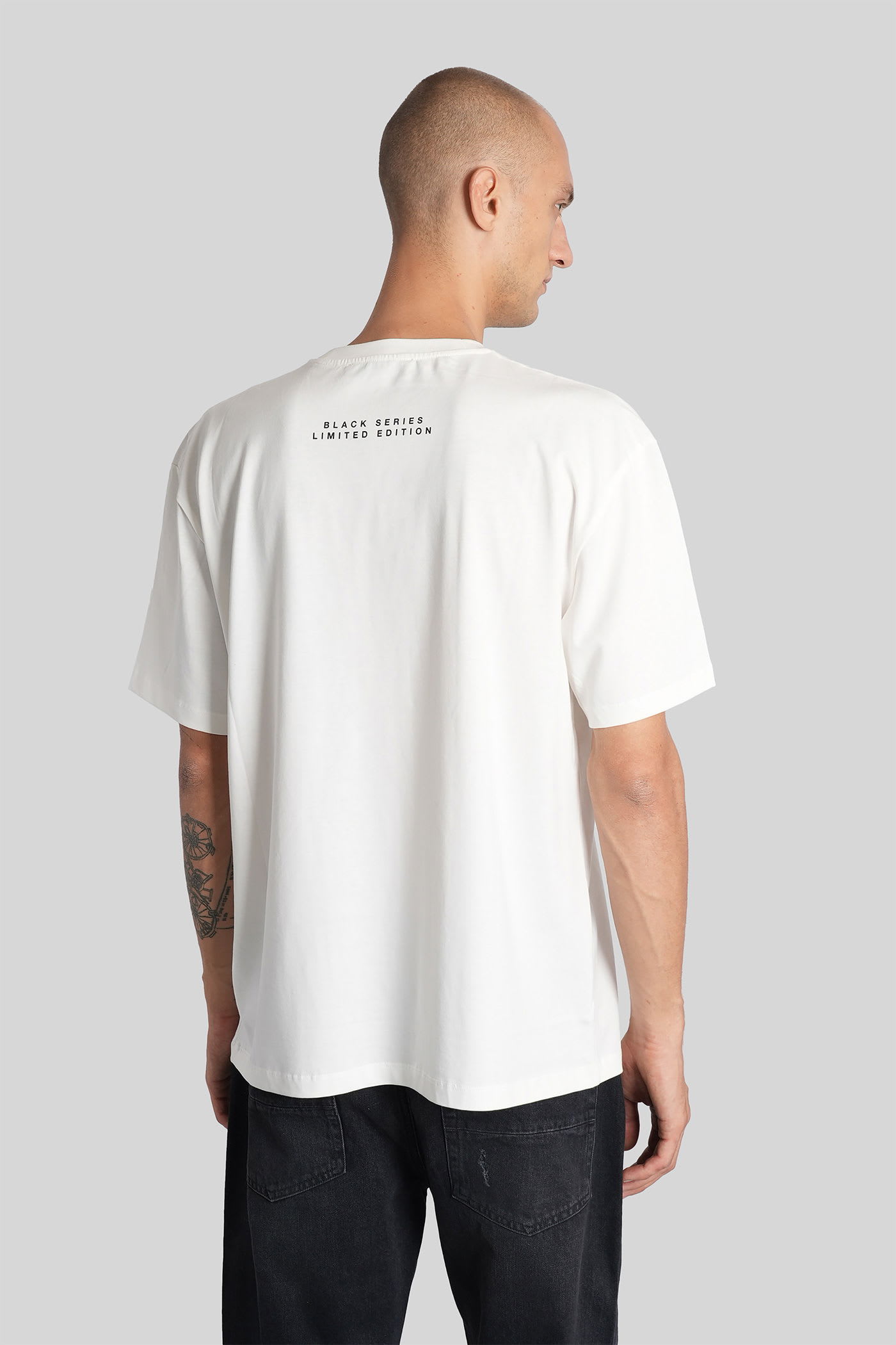 Ih Nom Uh Nit Graphic Print Crew Neck Short Sleeve T-shirt In White