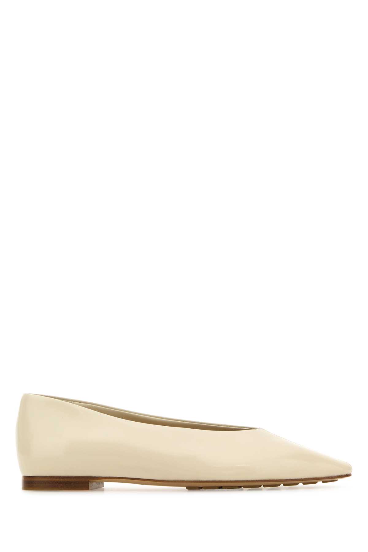 Bottega Veneta Almond Toe Flat Sole Ballerina Shoes In Seasalt
