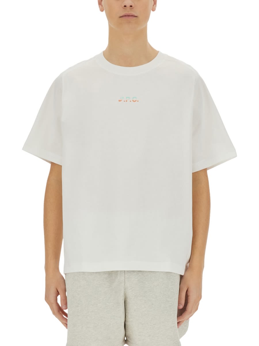 T-shirt wind