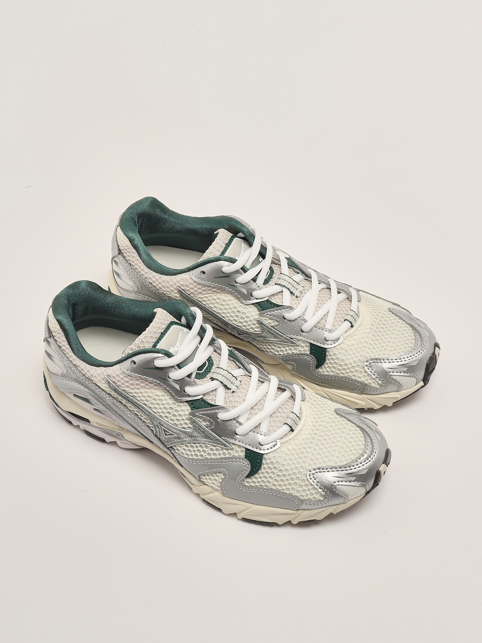 Mizuno Wave Rider 10 S Sneaker In Artico-ghiaccio