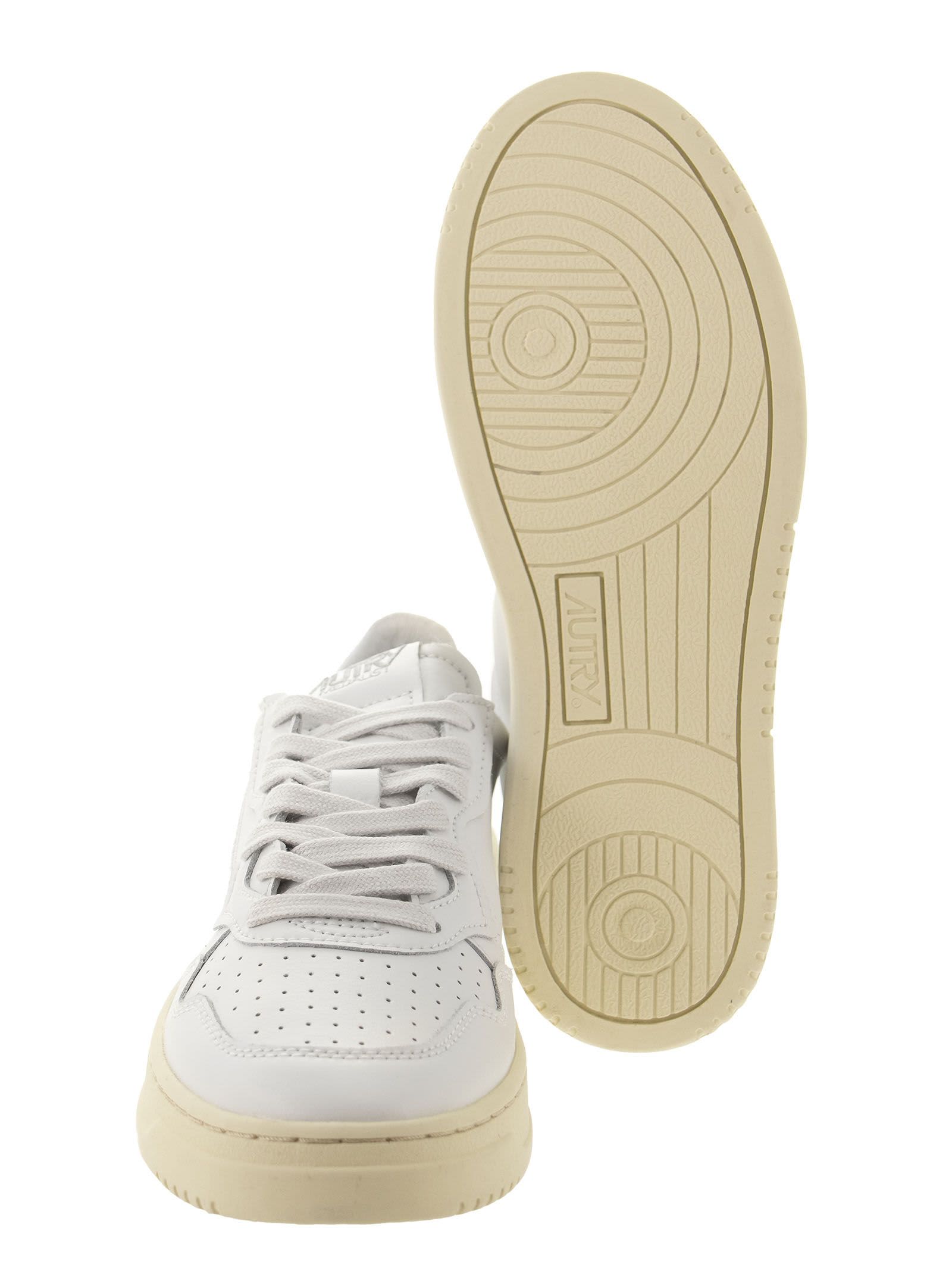 Autry Medalist Low White Sneakers With Suede Inserts And Tonal Heel Tab In Leather Man In Bianco