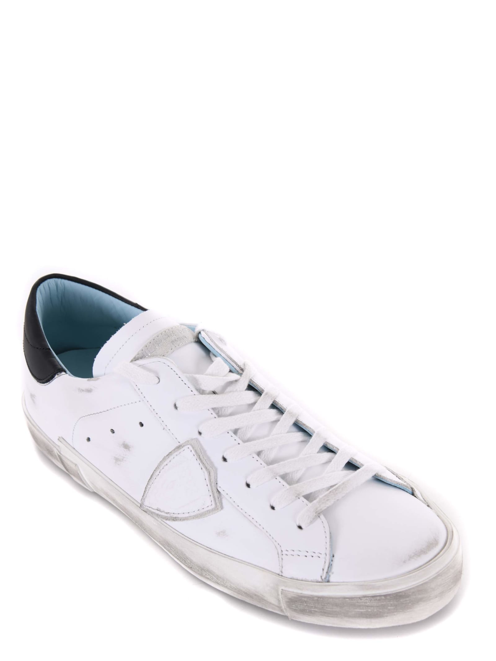 Shop Philippe Model Sneakers  Prsx Low In Pelle Disponibile Store Scafati In Bianco/nero