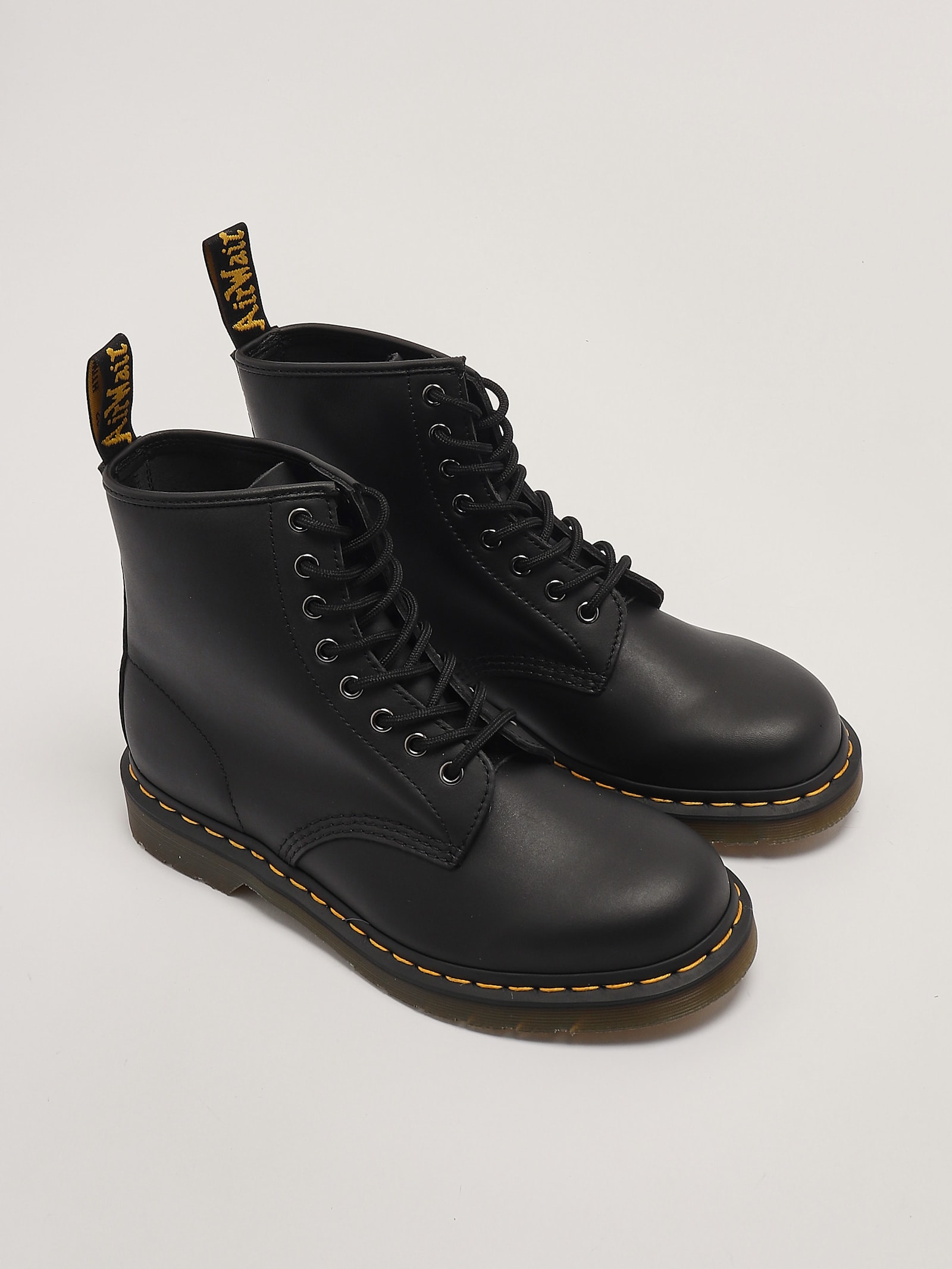 Shop Dr. Martens' Stivali Stringati In Nappa Boots In Nero