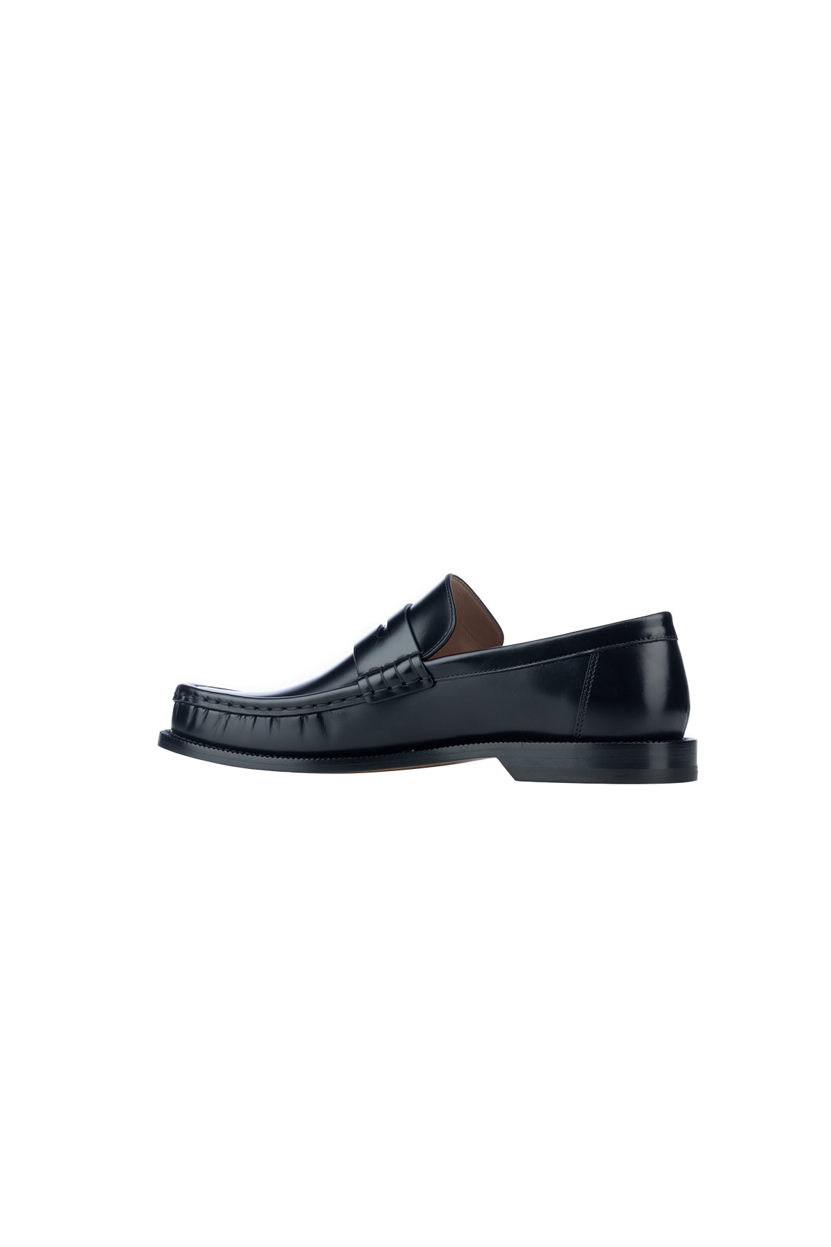 Loewe Campo Asymmetrical Leather Loafers In Black