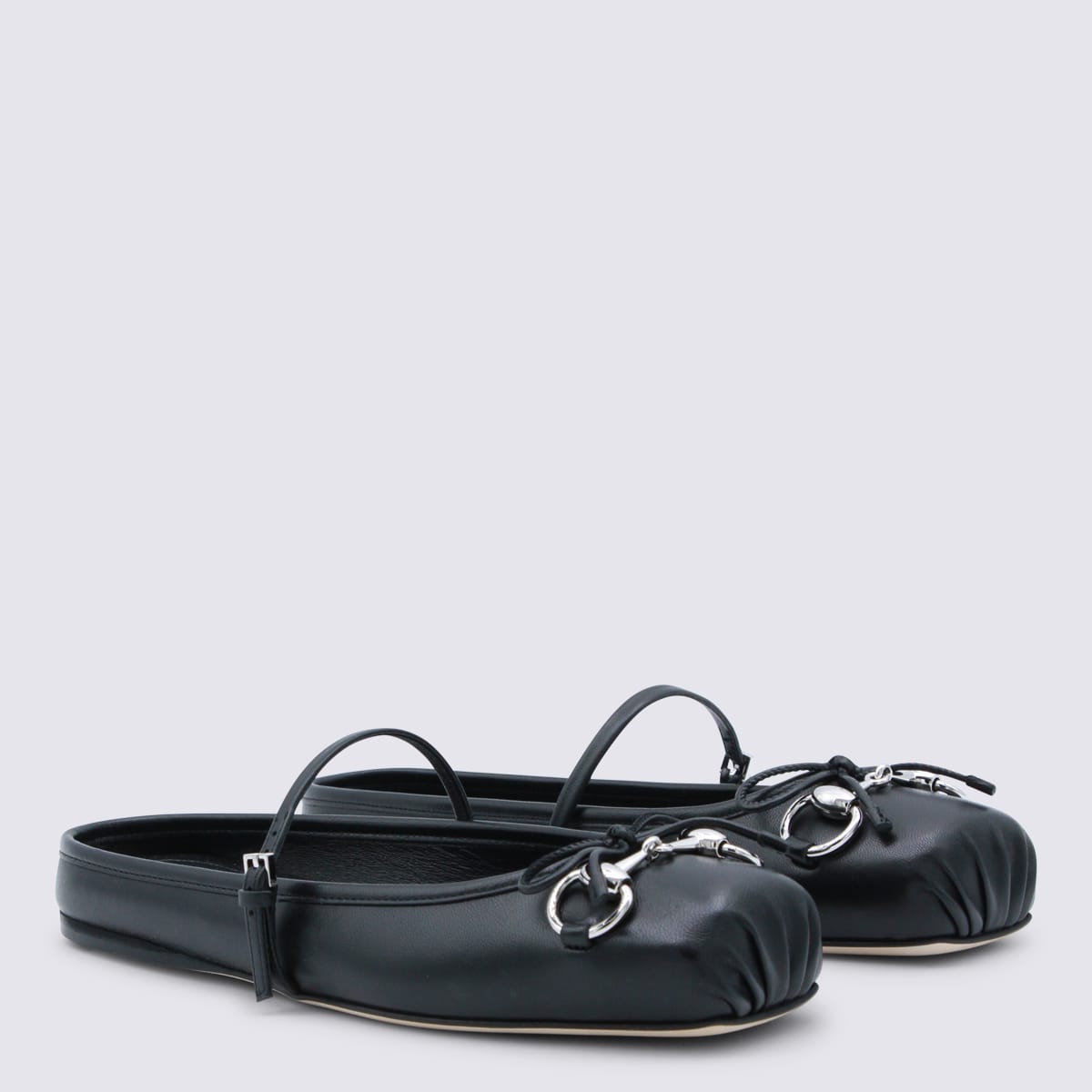 Gucci Black Leather Flats In Black