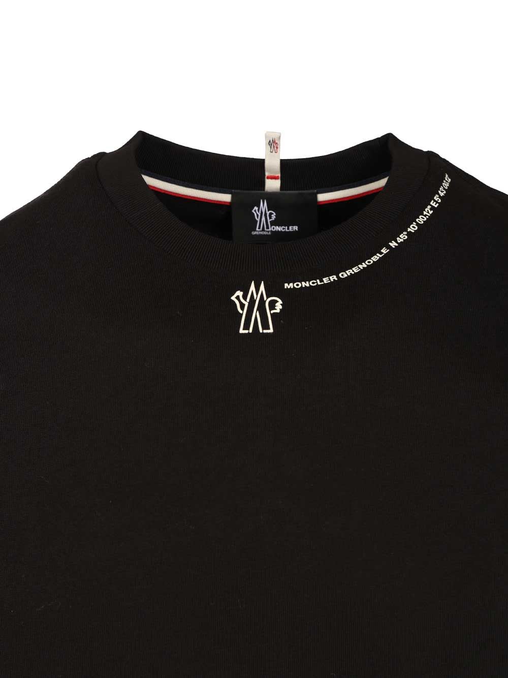Moncler T-shirt Con Logo In Black