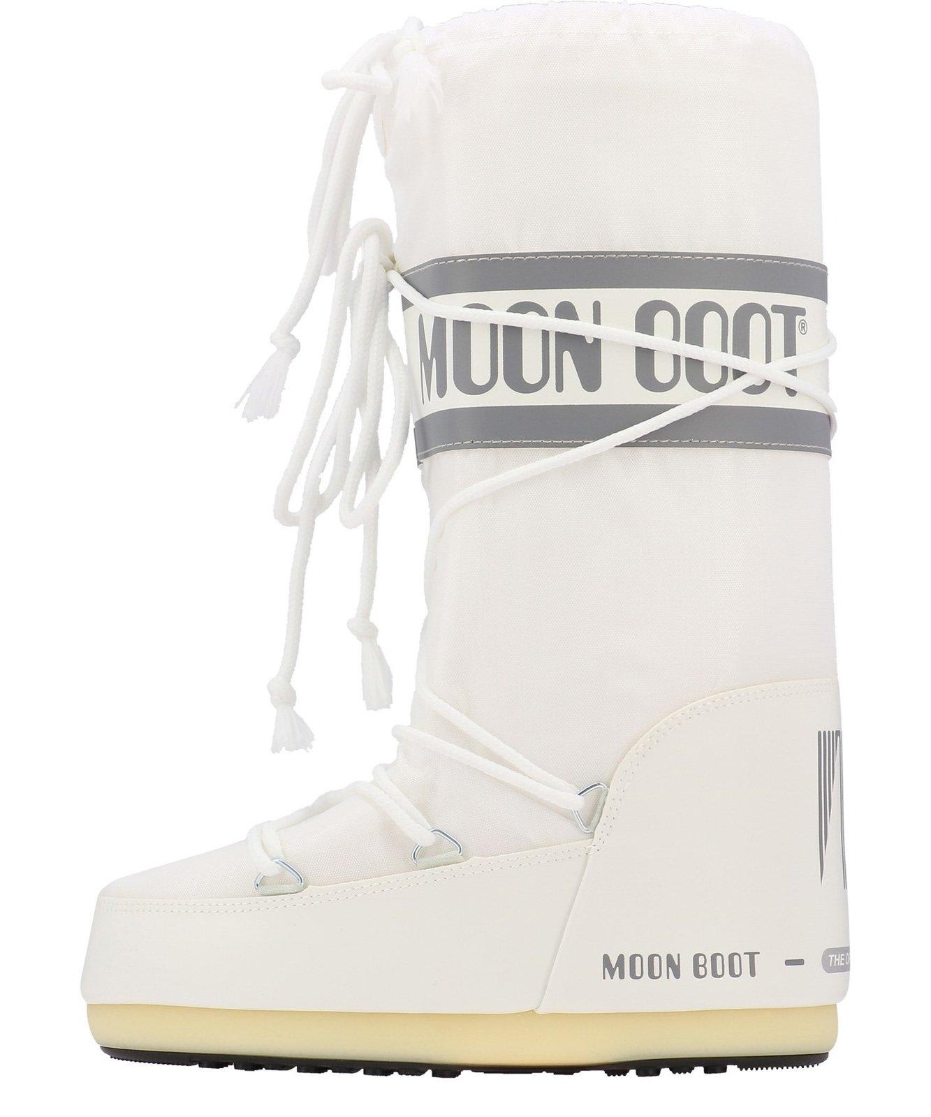 Shop Moon Boot Icon Junior Lace-up Boots In White