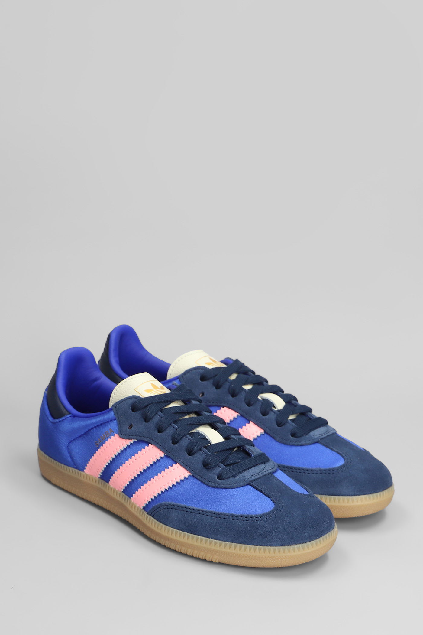 Adidas Originals Low-cut Sneakers Featuring Iconic Stripes In Blue