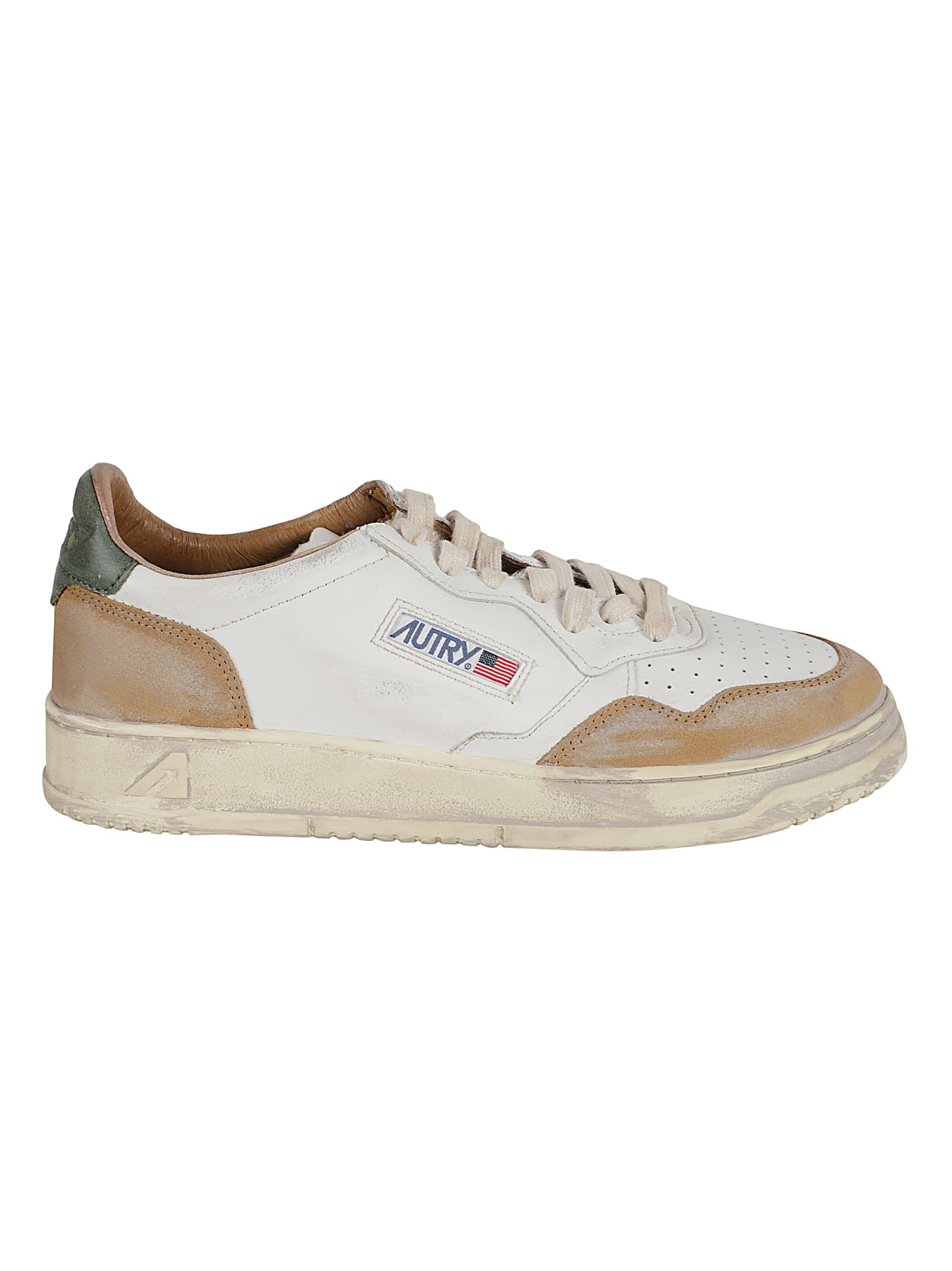 Shop Autry Supvint Low Man Sneakers In White