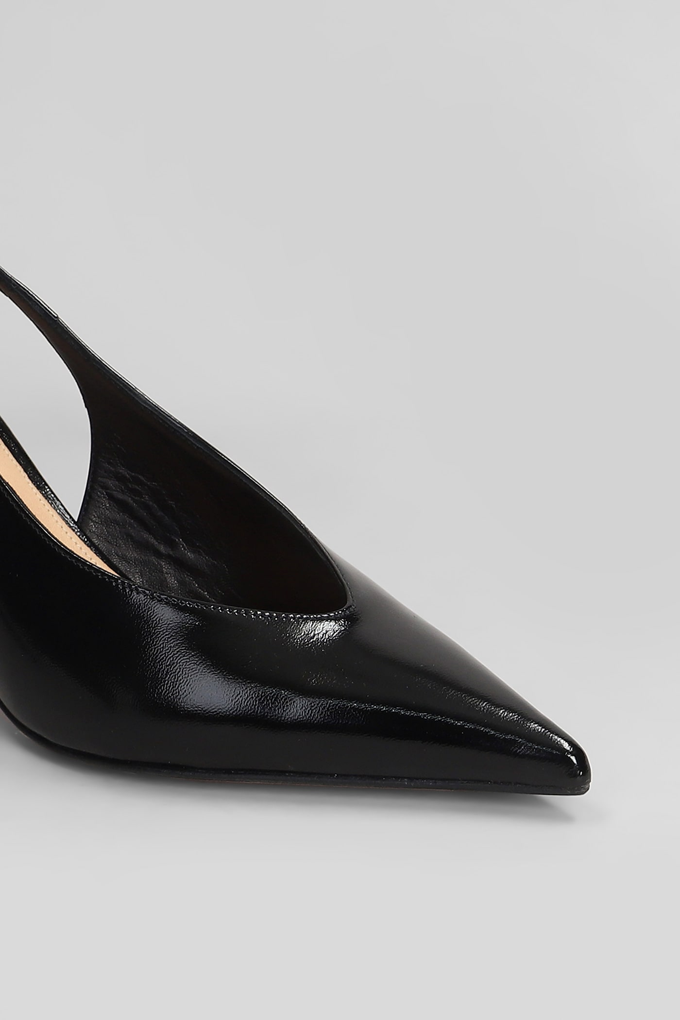The Seller Pumps In Black Leather In Black