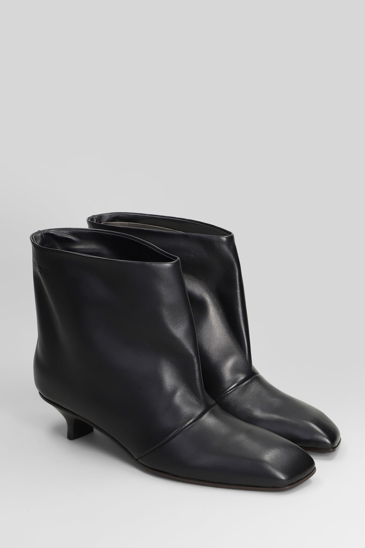 Vicini Cizin 30 Low Heels Ankle Boots In Black Leather In Black