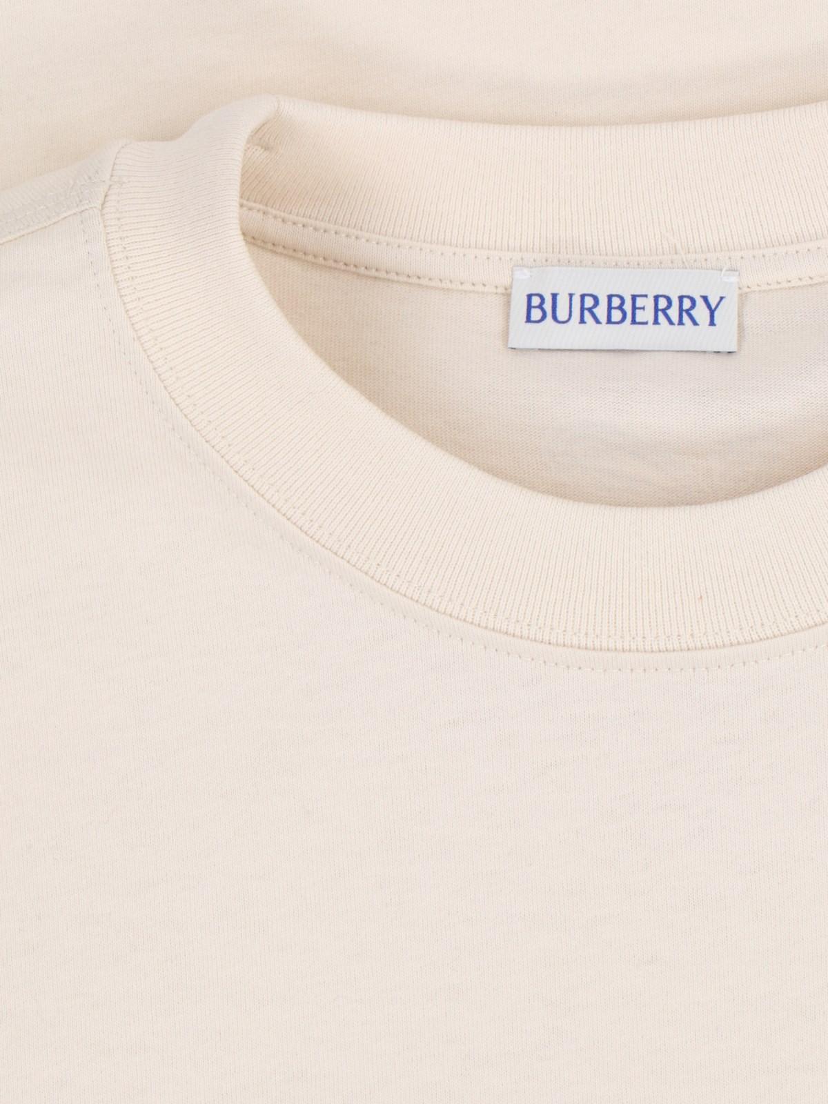 Shop Burberry Logo T-shirt In Neutrals