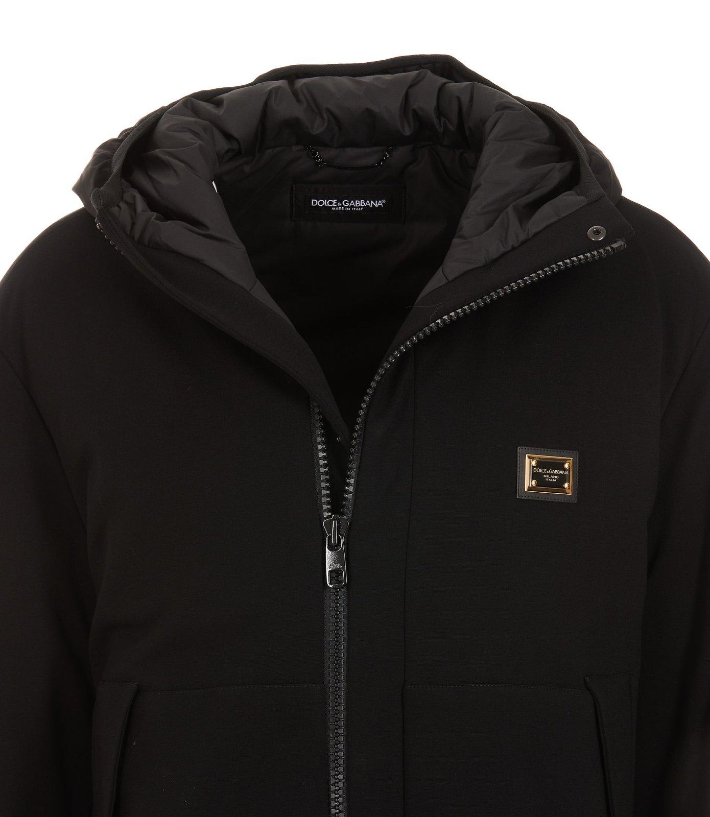Shop Dolce & Gabbana Padded Logo-plaque Long-sleeved Parka In Nero