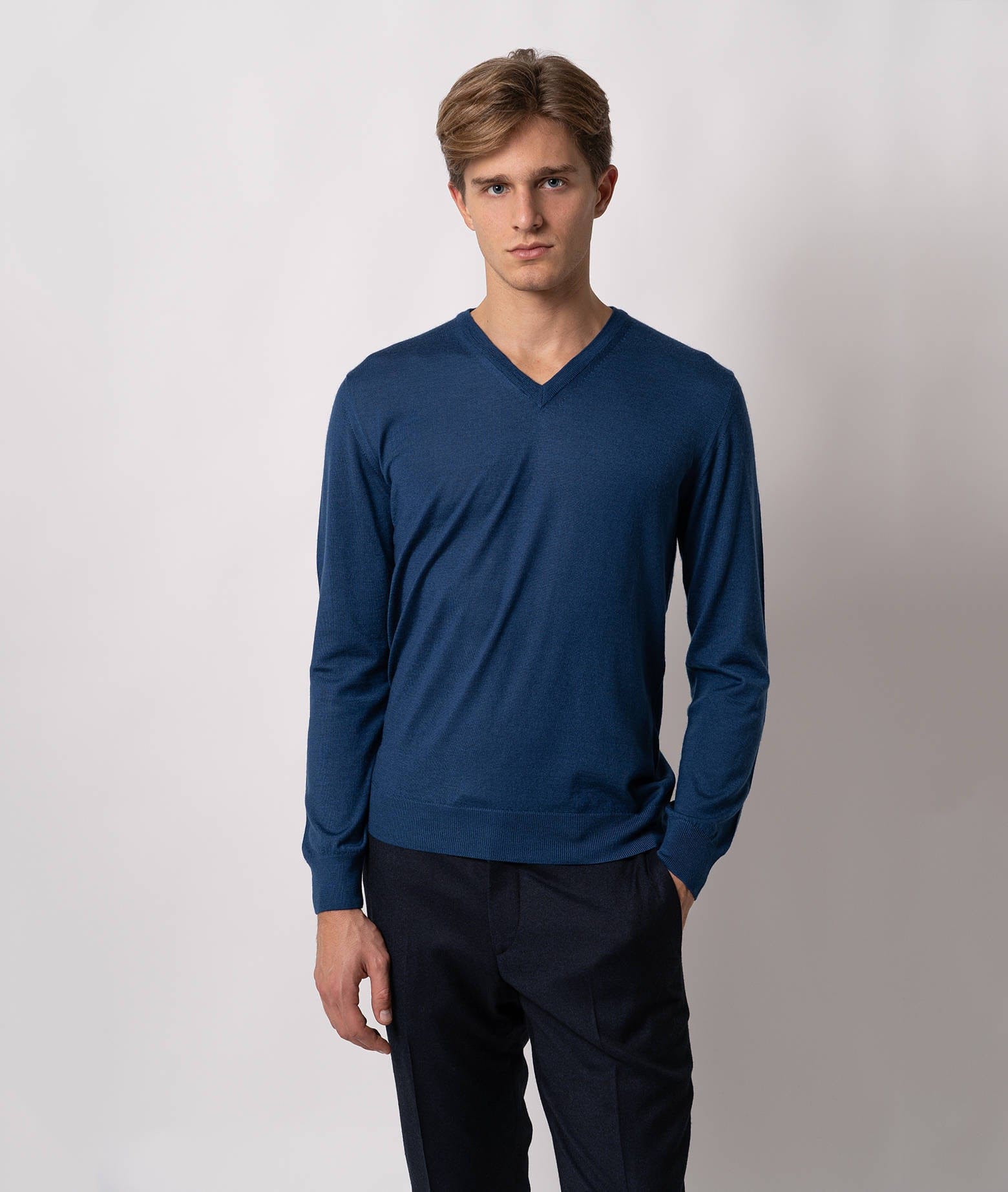 Larusmiani V-neck Sweater Pullman Sweater In Blue