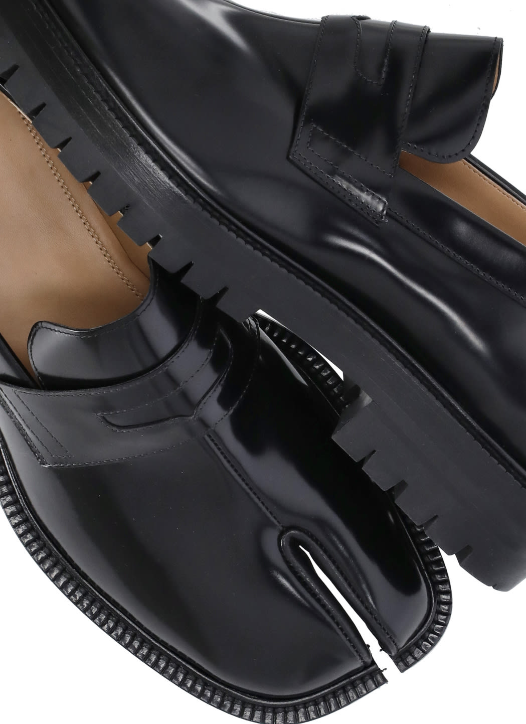 Maison Margiela Black Tabi Leather Loafers In Black