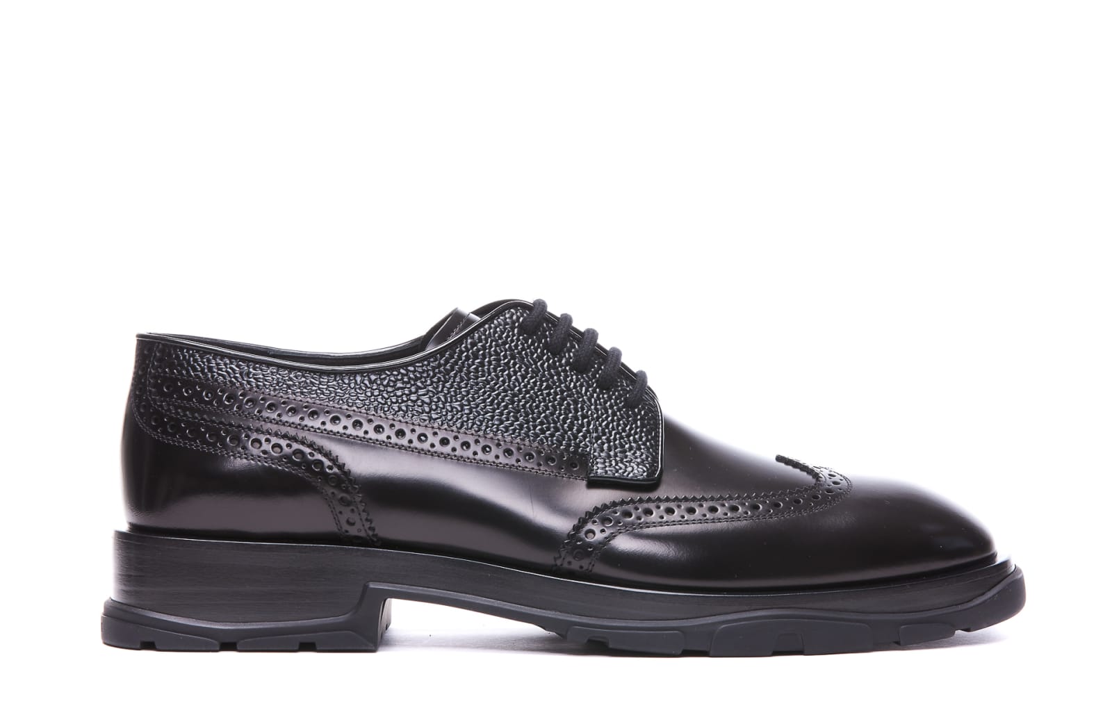 Alexander Mcqueen Brogues Leather Lace Up Shoes In Black