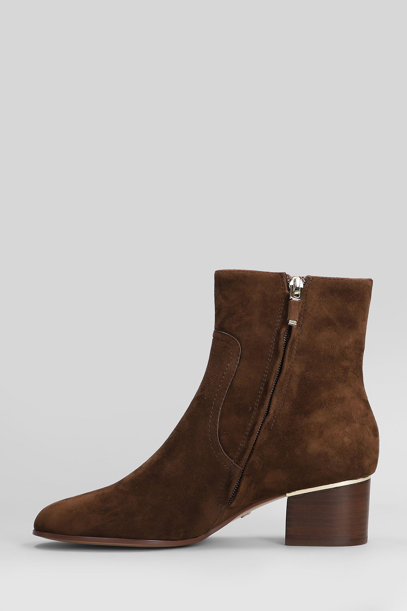 Lola Cruz Low Heels Ankle Boots In Brown Suede In Brown