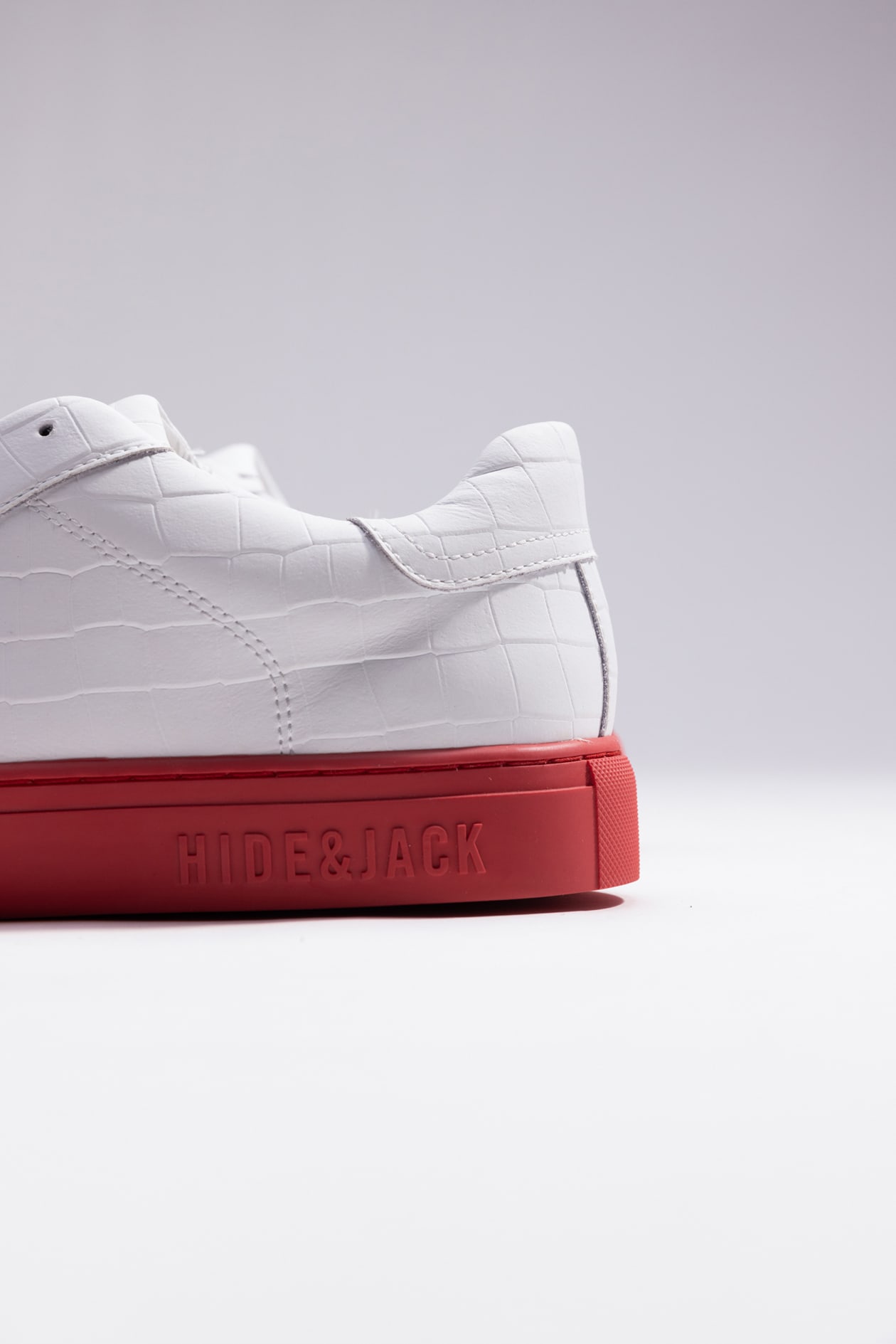 Shop Hide&amp;jack Low Top Sneaker - Essence Tuscany White Red