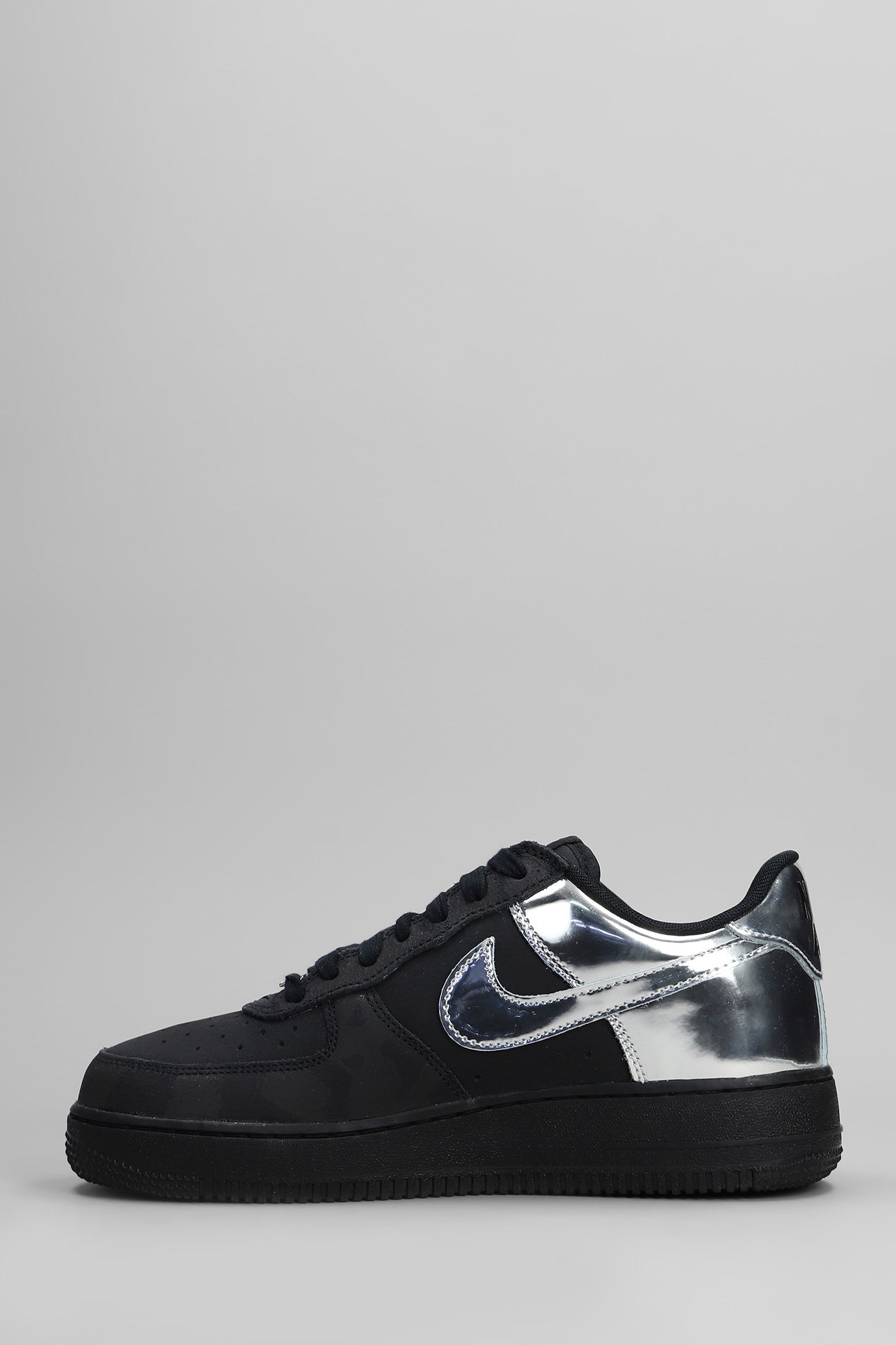 Nike Air Force 1 Low Retr Sneakers In Black Leather In Black