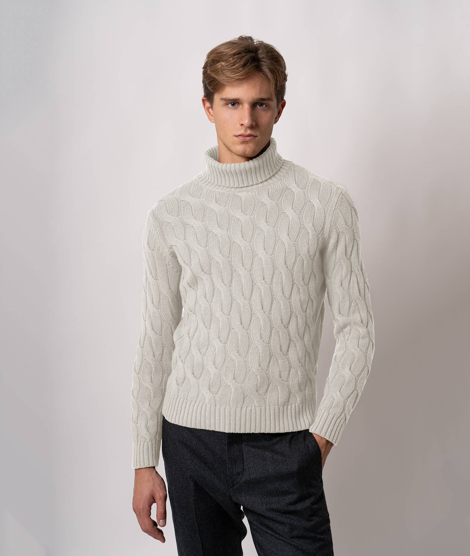 Larusmiani Turtleneck Sweater Col Du Pillon Sweater In White