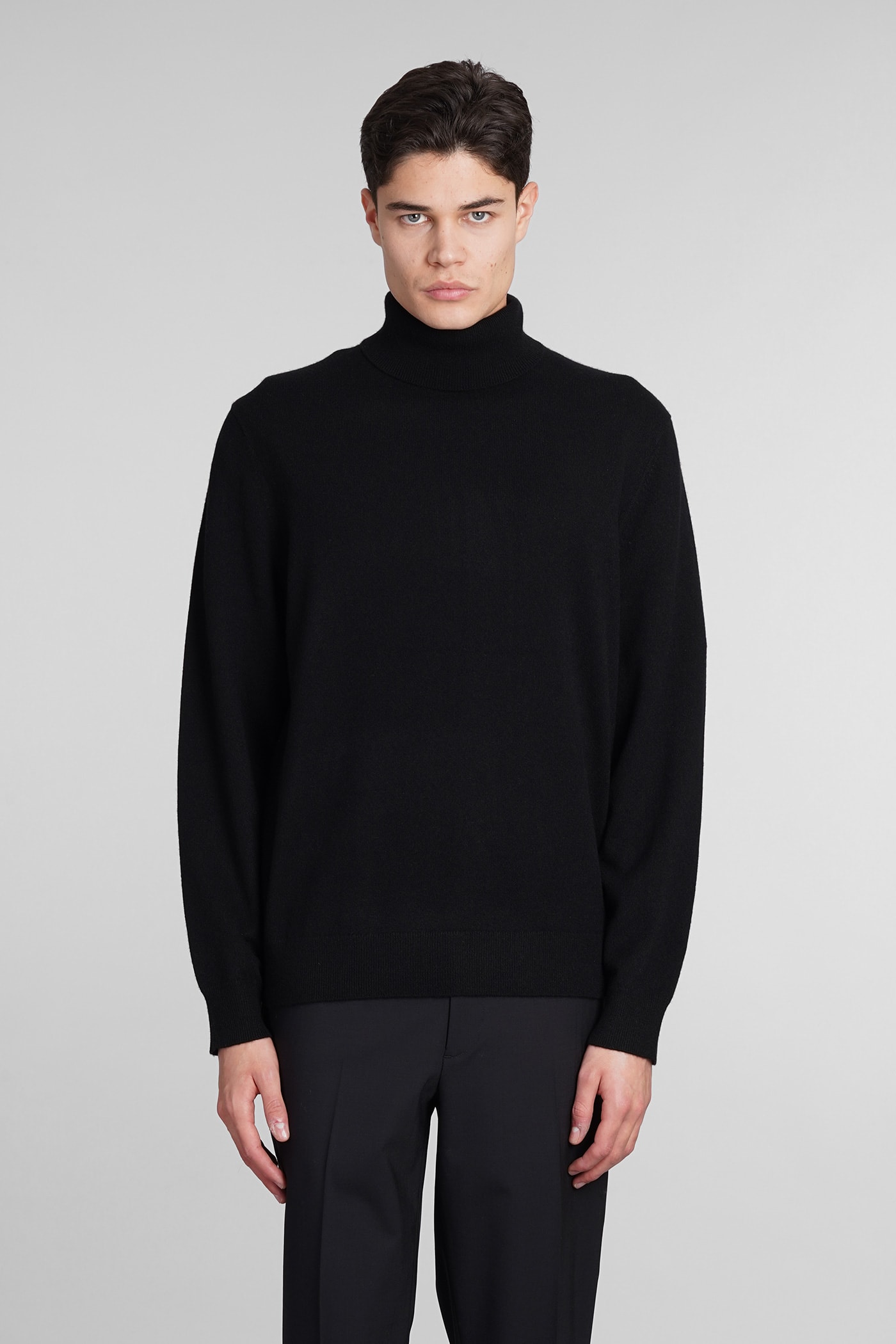 THEORY KNITWEAR IN BLACK CASHMERE