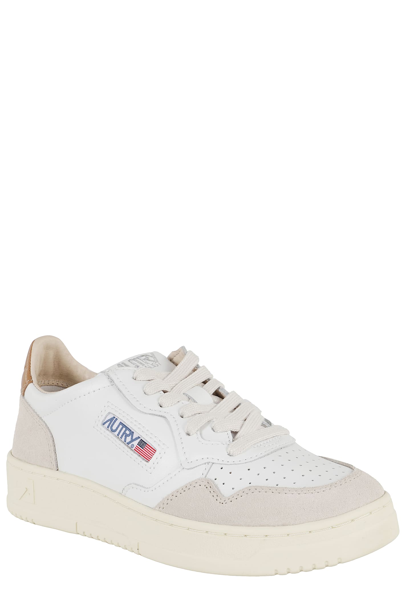 Autry Medalist Low Model Sneakers Featuring Suede Inserts And Logo Accents In White