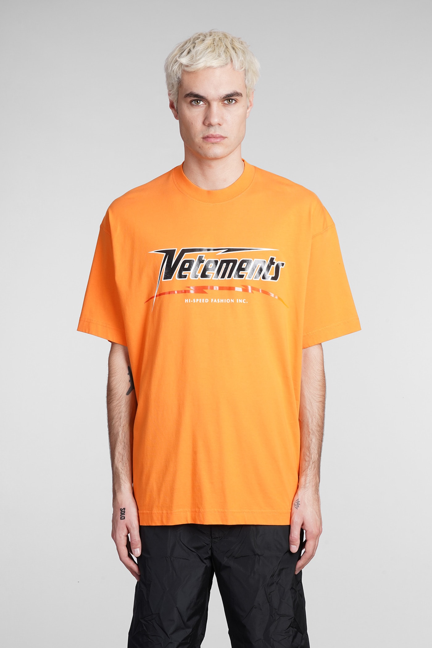 VETEMENTS T-shirt In Orange Cotton