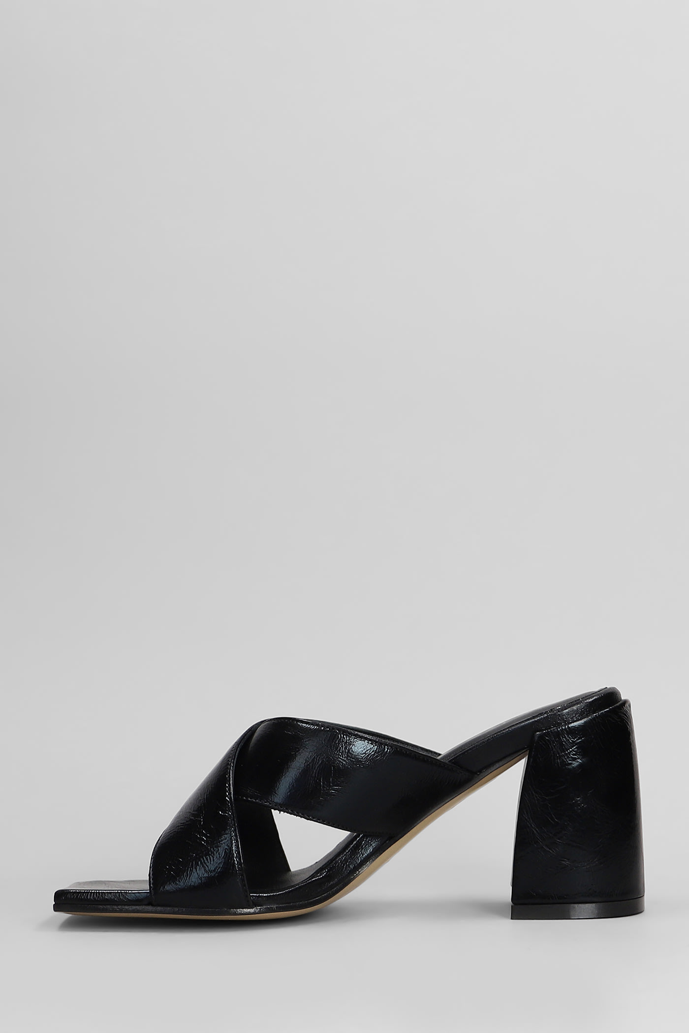 Alchimia Slipper-mule In Black Leather In Black