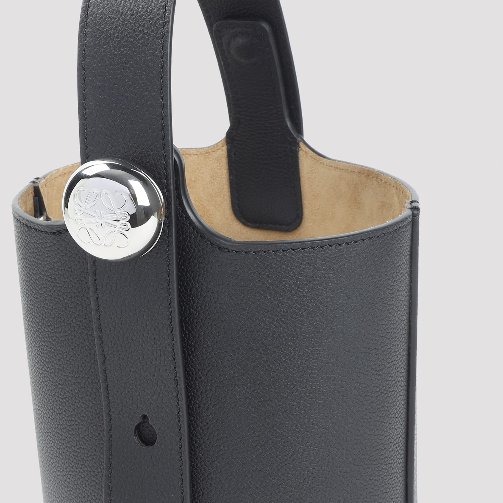 Loewe Pebble Bucket Mini In Black