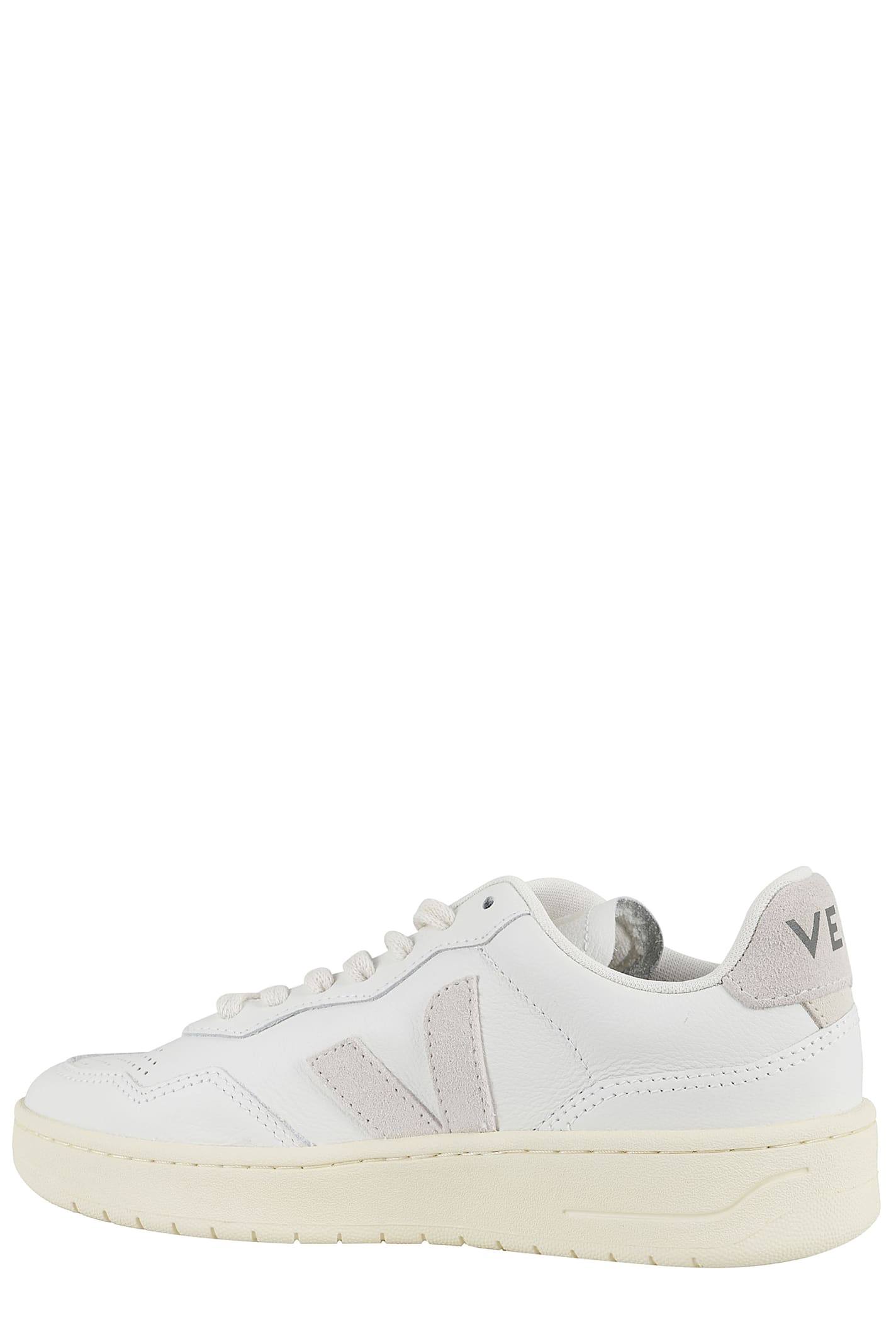 Shop Veja V90 In Extra White Natural